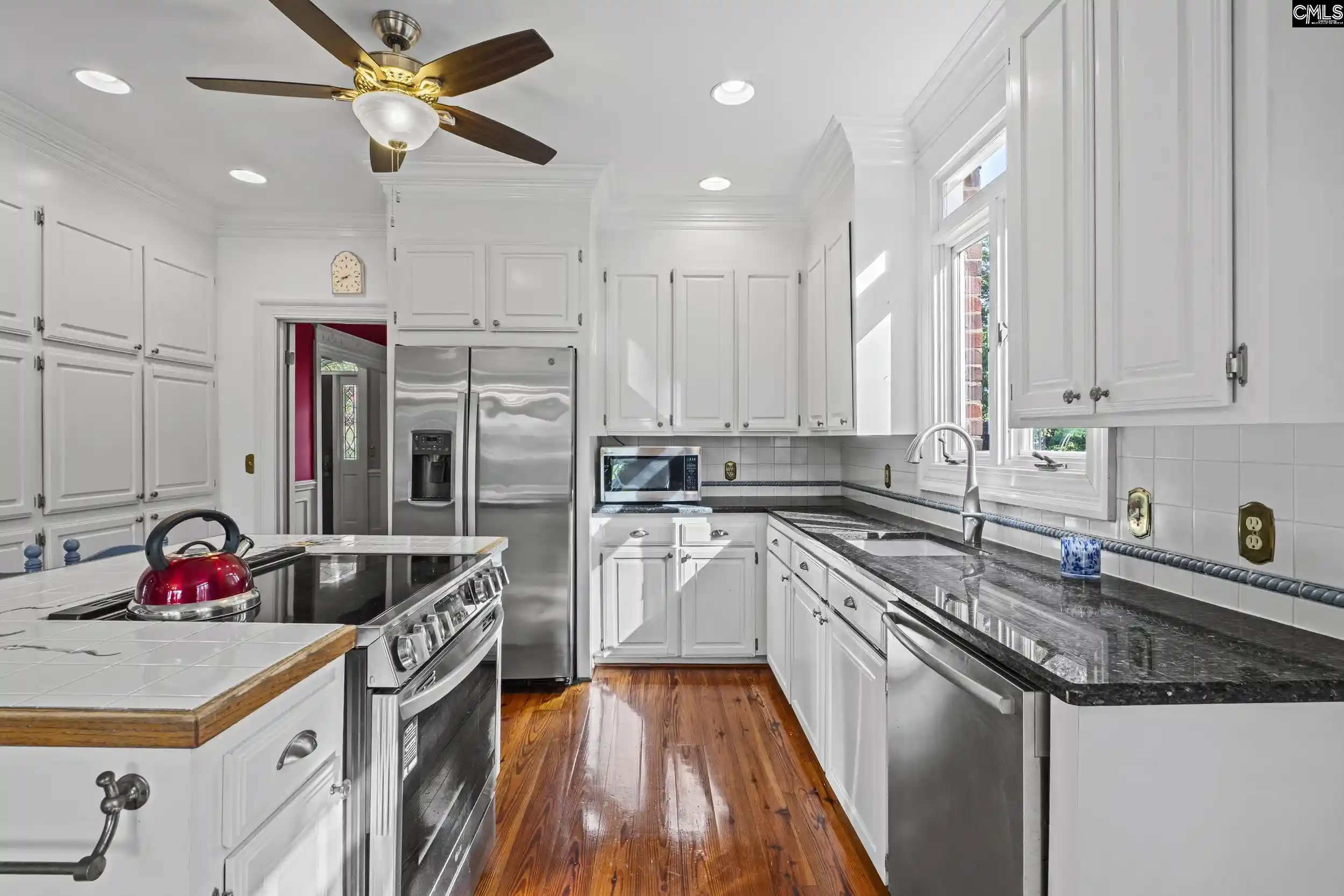 Photo 3 of Sale Pending at 324 N Stonehedge, Columbia, SC 29210 | MLS# 641122 | Listing updated on 2026-09-09
