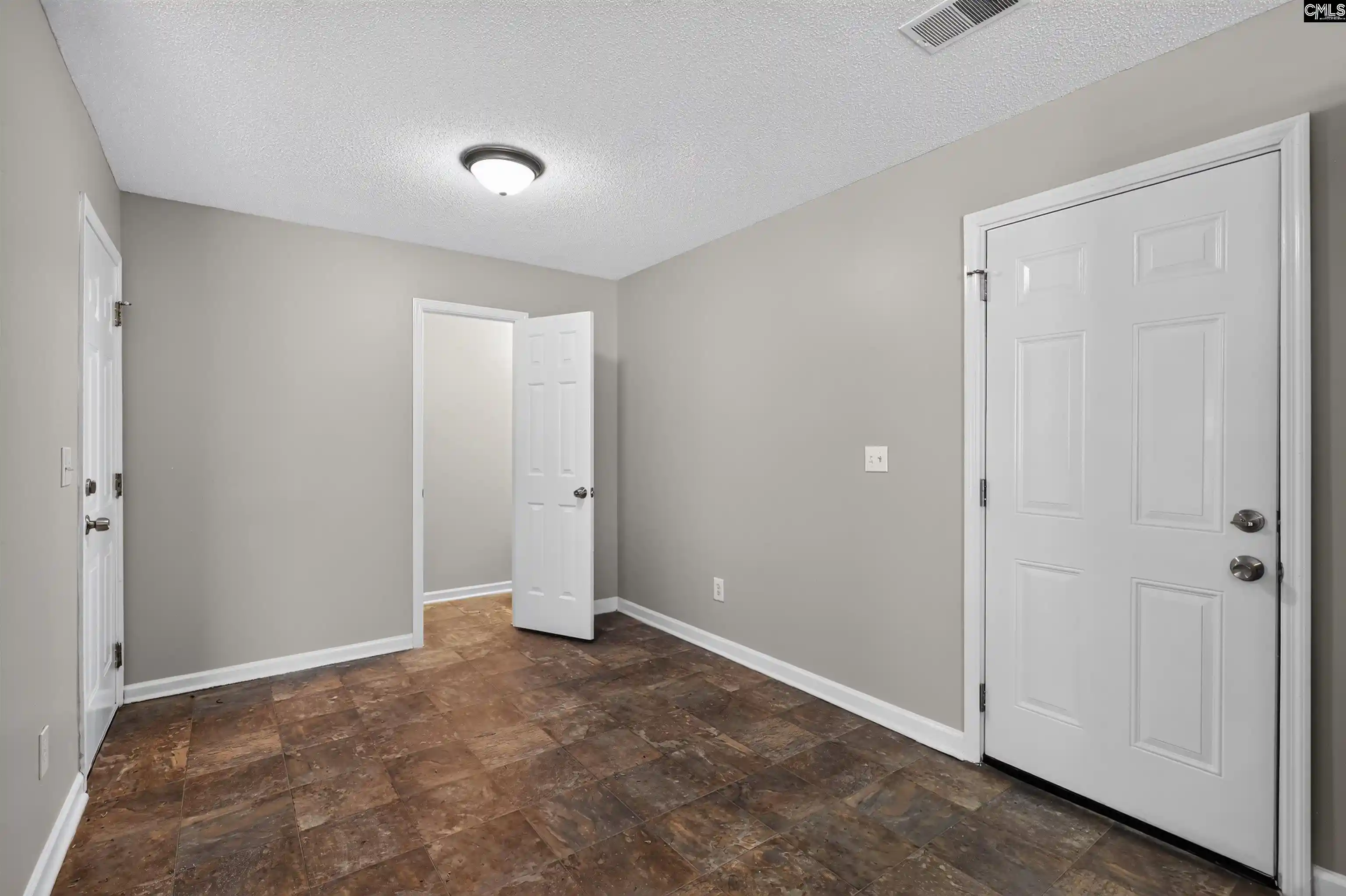 Photo 3 of Single family home for sale at 308 E Waverly Pl, Columbia, SC 29229 | MLS# 641230 | Listing updated on 2026-10-20