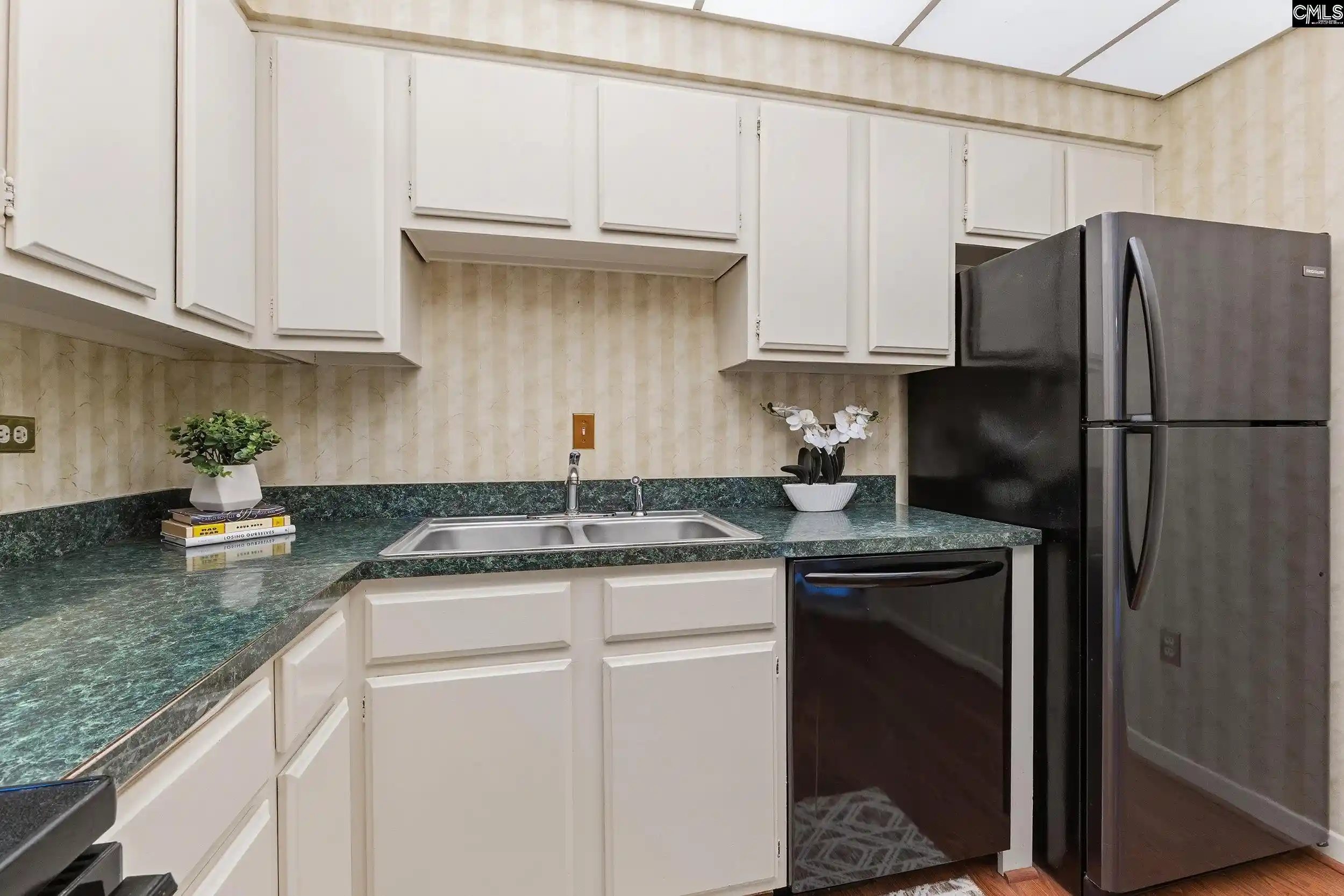 Photo 3 of Sale Pending at 1829 Senate #12-C, Columbia, SC 29201 | MLS# 641668 | Listing updated on 2026-09-08