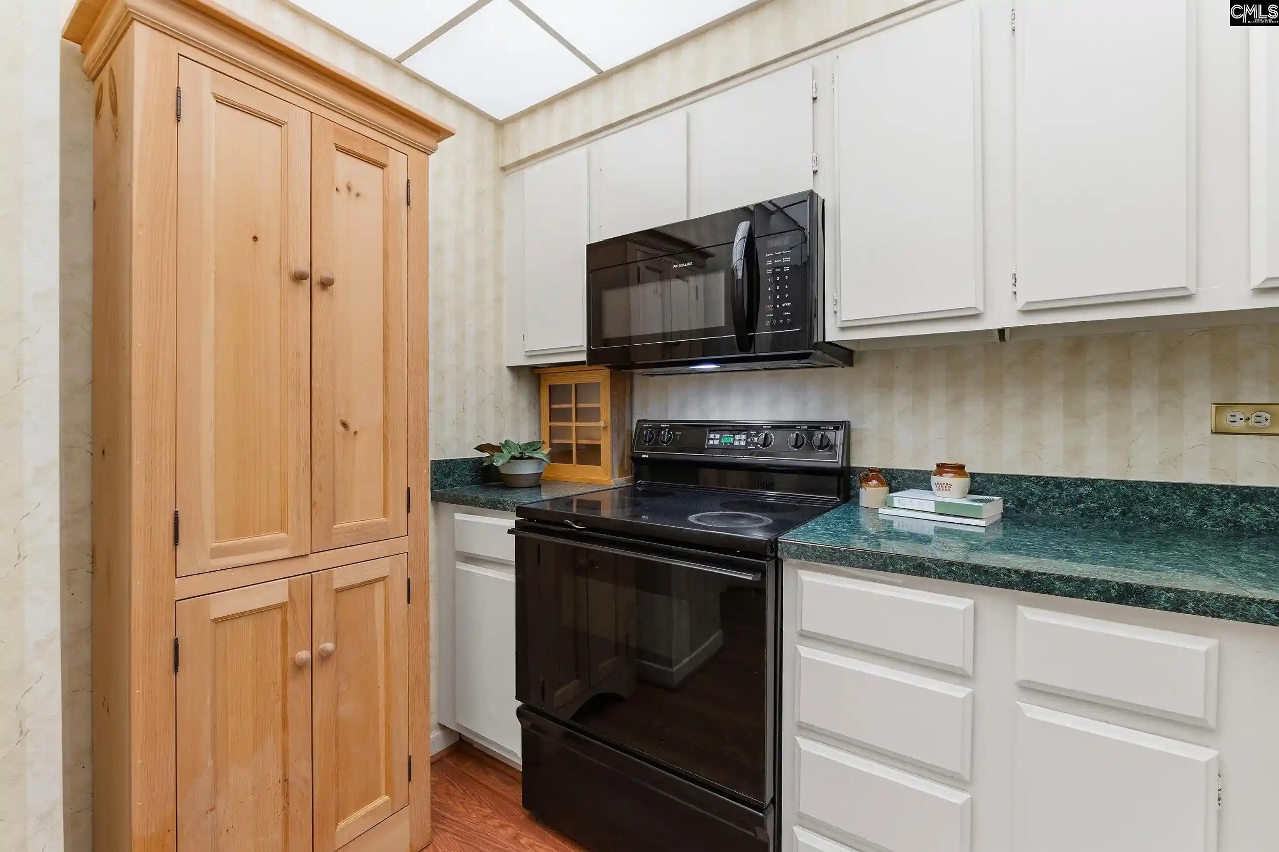 Listing Photo 4 - Condo for sale in building located at 1829 Senate, Columbia, SC 29201 - Unit #12-C