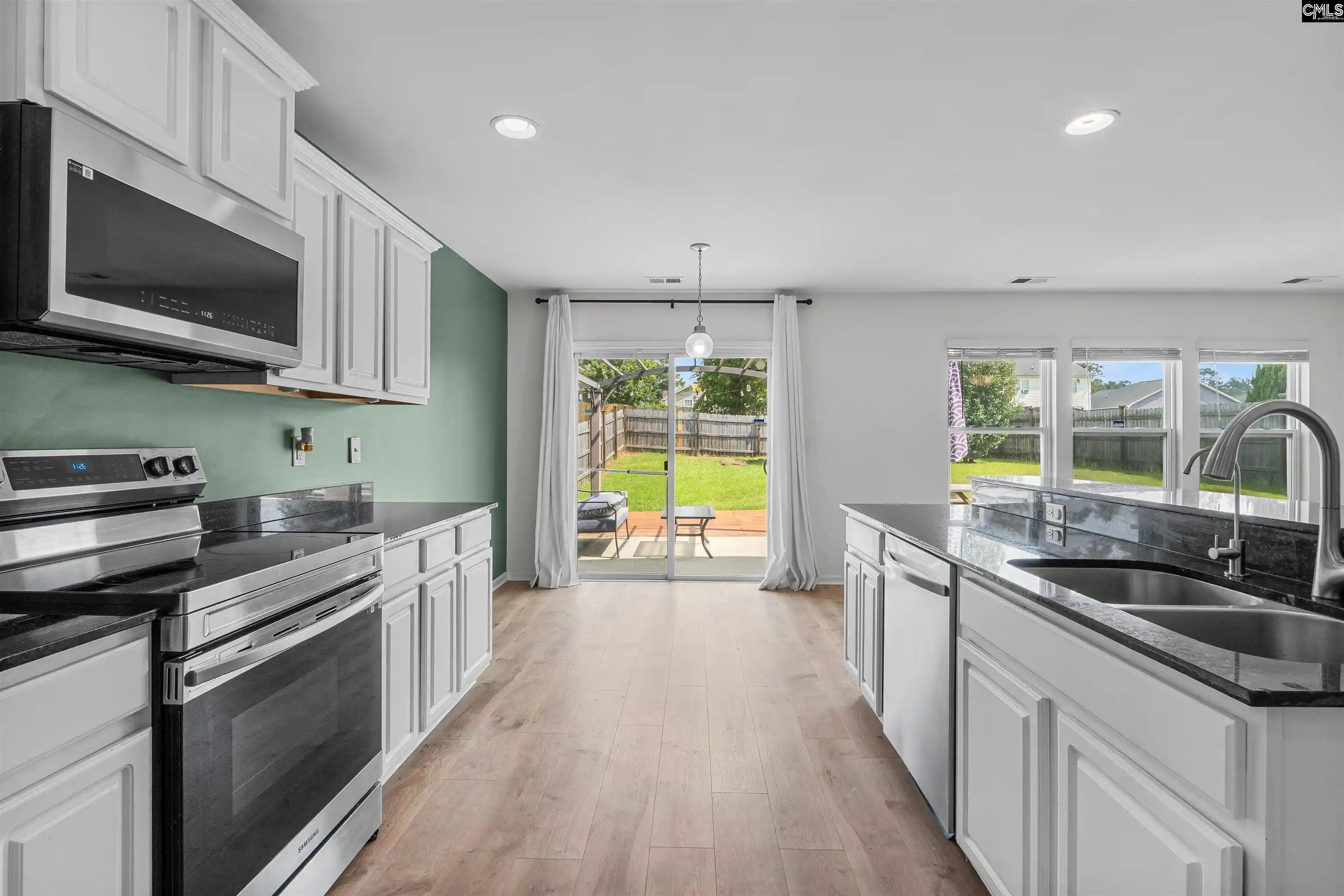 Photo 3 of Single family home for sale at 557 Rusting Oak Dr, Columbia, SC 29209 | MLS# 641988 | Listing updated on 2026-10-14