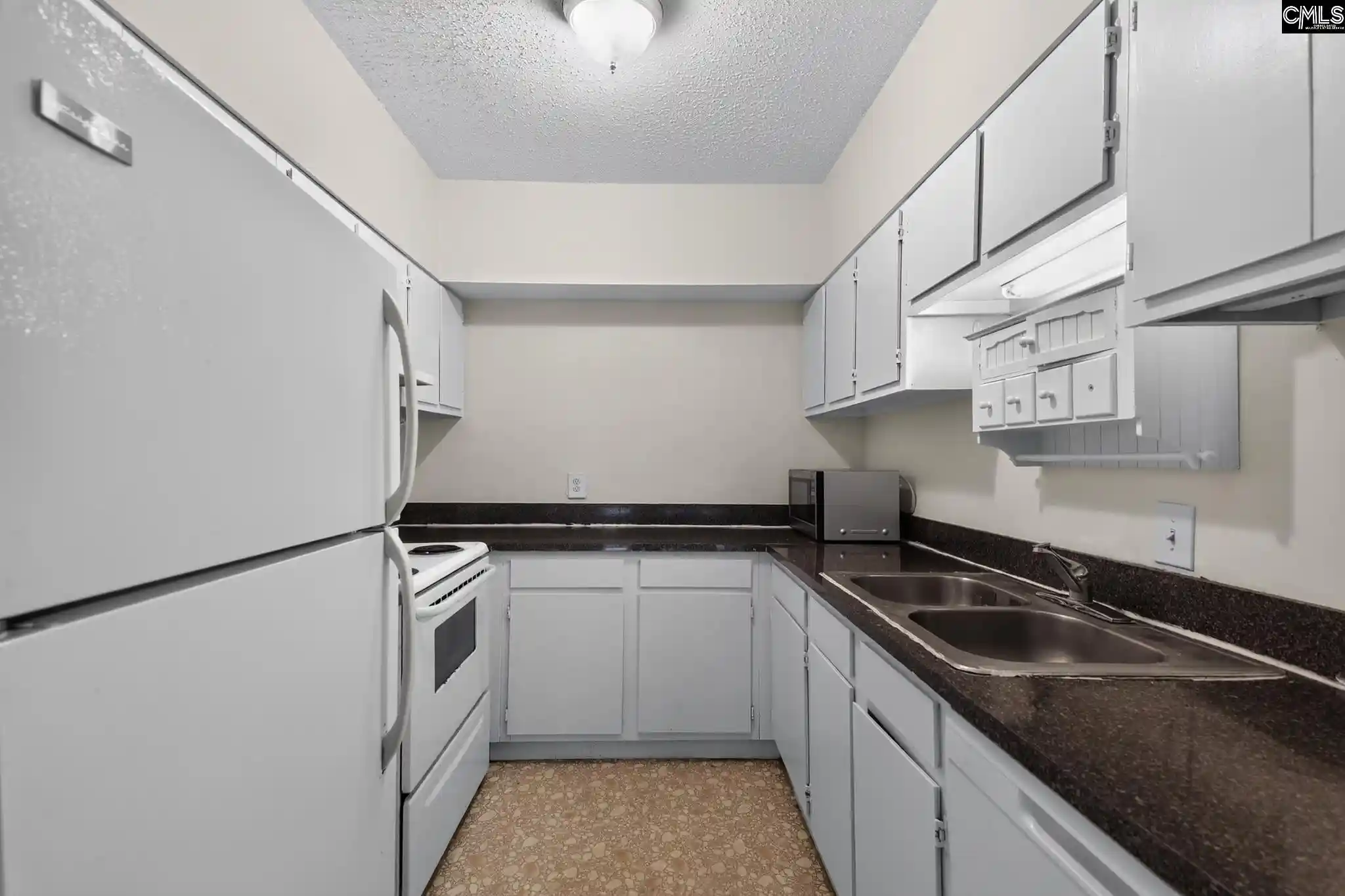 Listing Photo 4 - Condo for sale in building located at 619 King, Columbia, SC 29205 - Unit #402