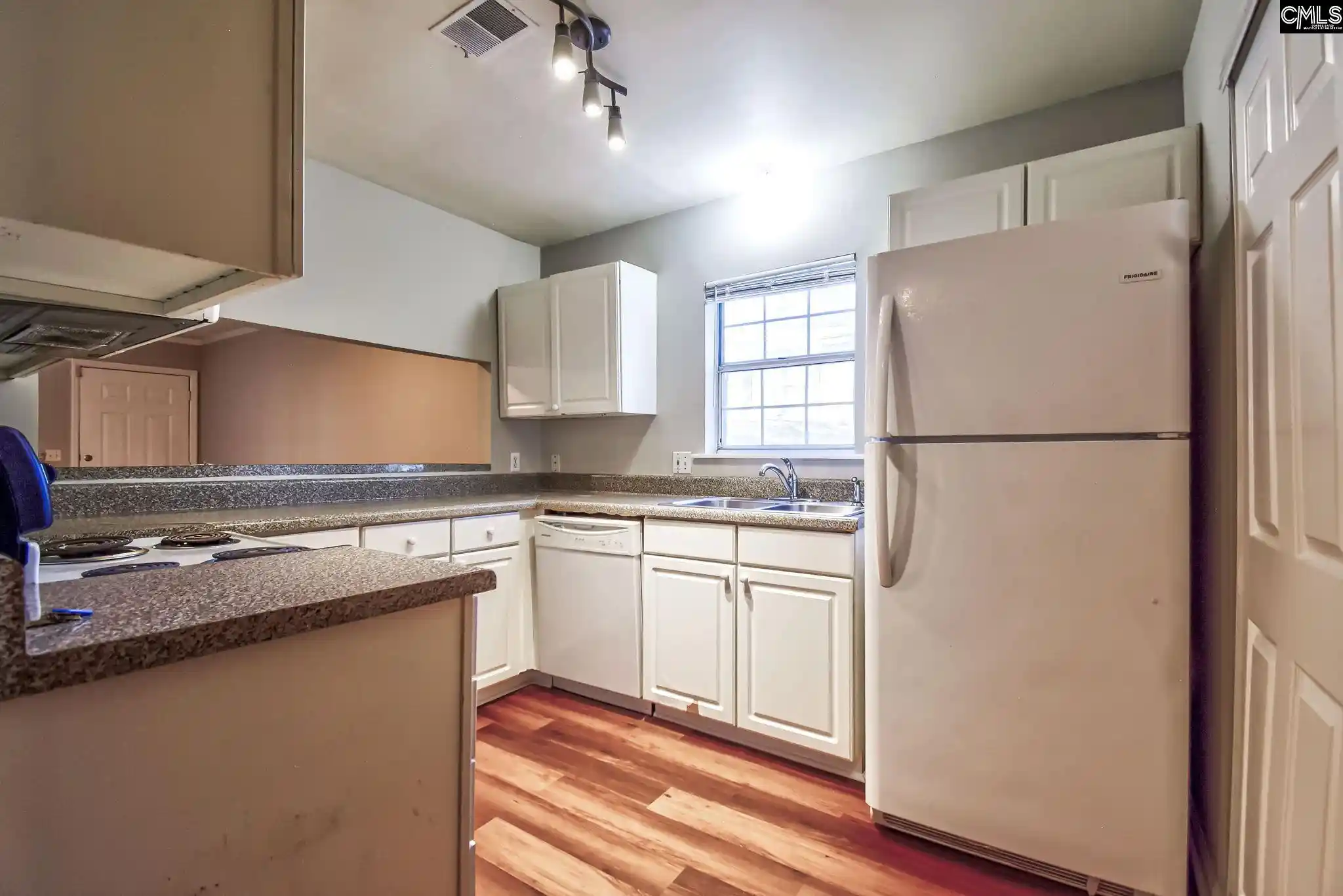 Listing Photo 2 - Condo for sale in building located at 128-130 Country Towns, Columbia, SC 29212