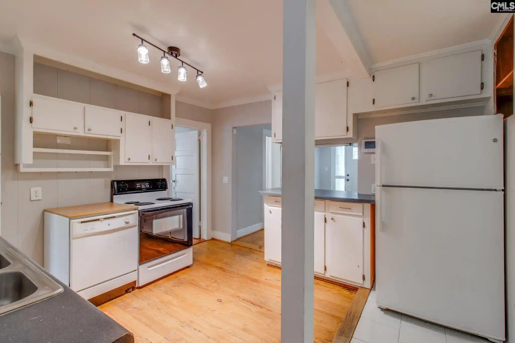 Photo 2 of Single family home for sale at 806 S Woodrow, Columbia, SC 29205 | MLS# 642096 | Listing updated on 2026-09-02