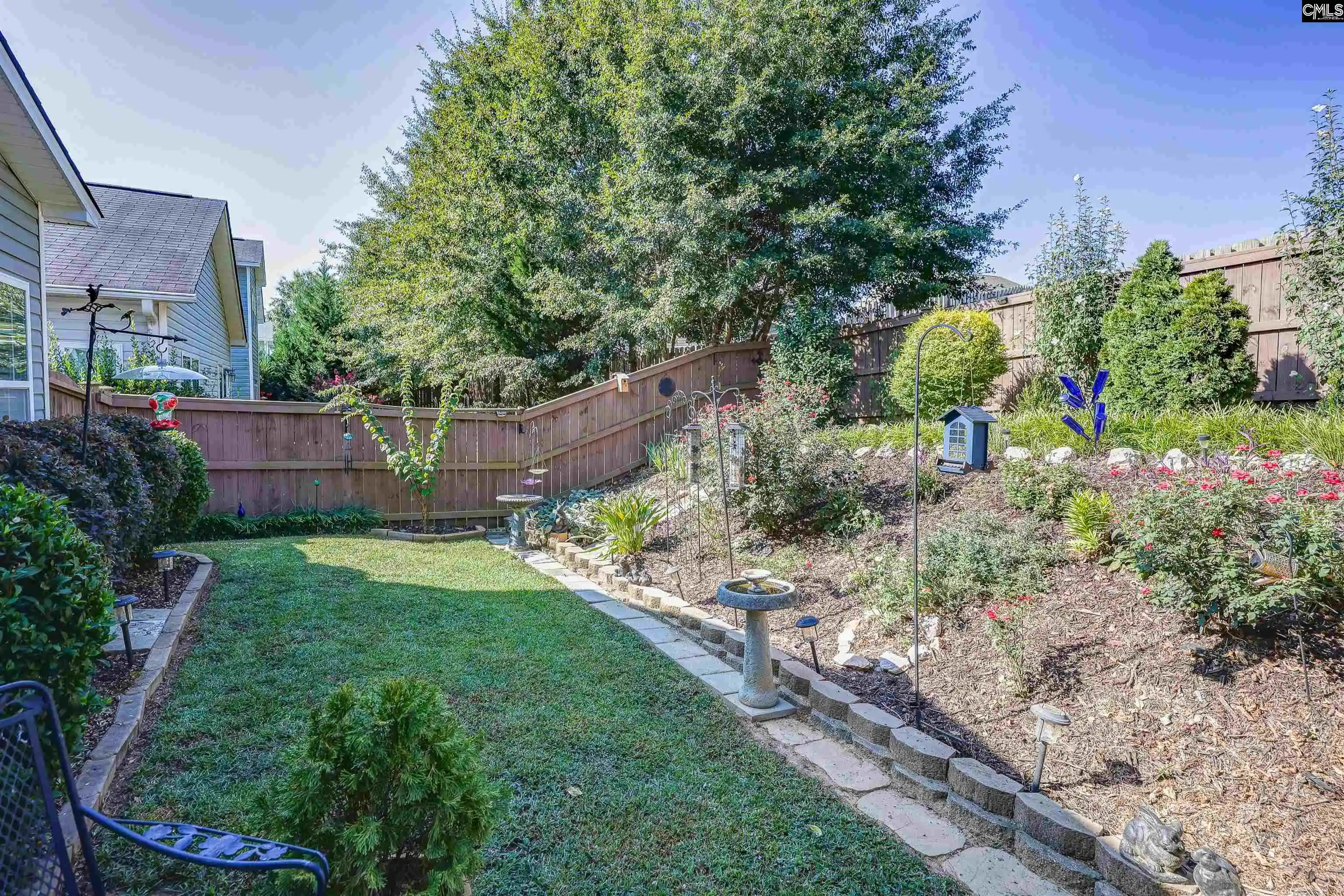 Photo 3 of Sale Pending at 325 Cherokee Pond, Lexington, SC 29072 | MLS# 642185 | Listing updated on 2026-10-20