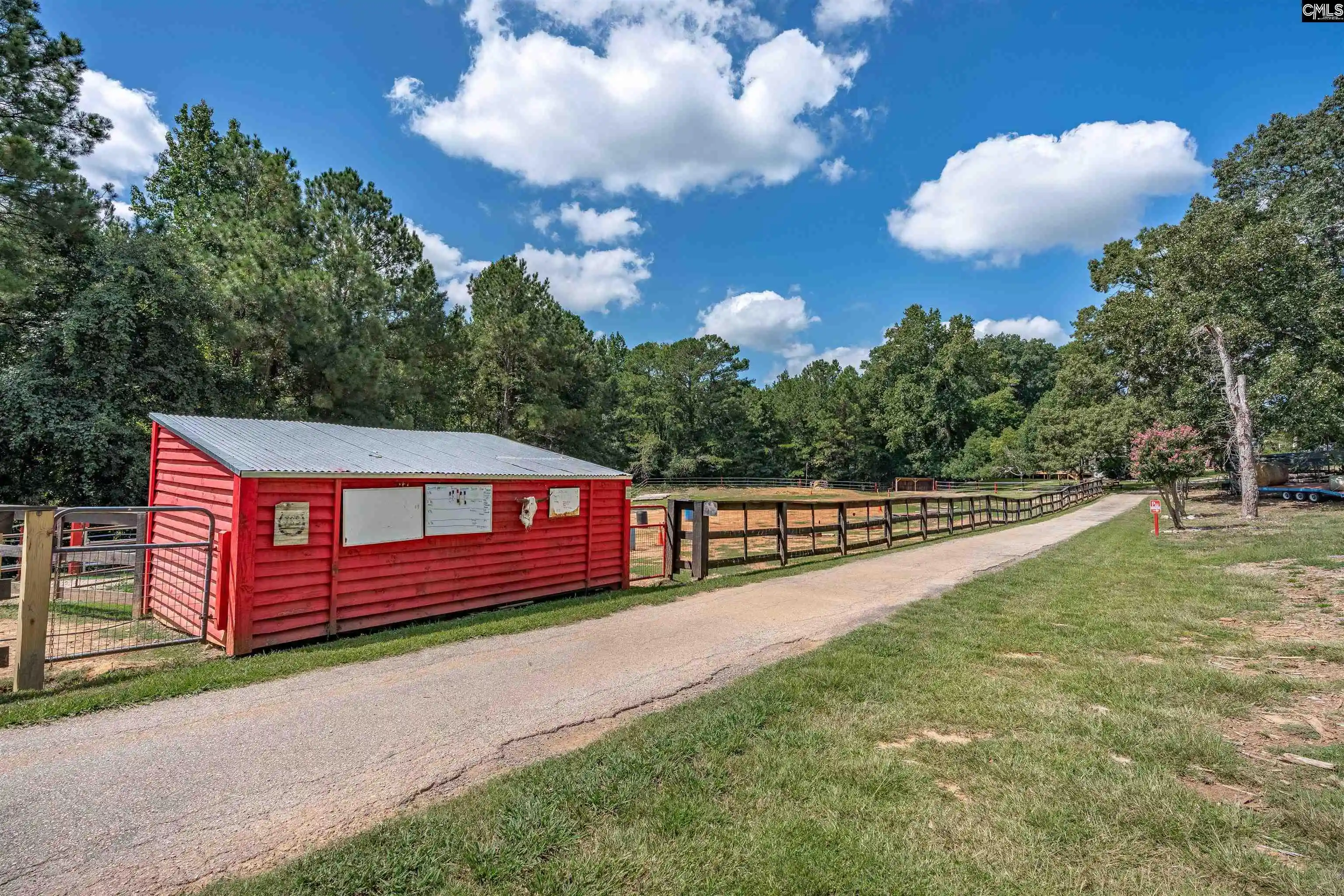 Photo 3 of Single family home for sale at 129 Jim Koon, Irmo, SC 29063 | MLS# 642229 | Listing updated on 2026-09-03