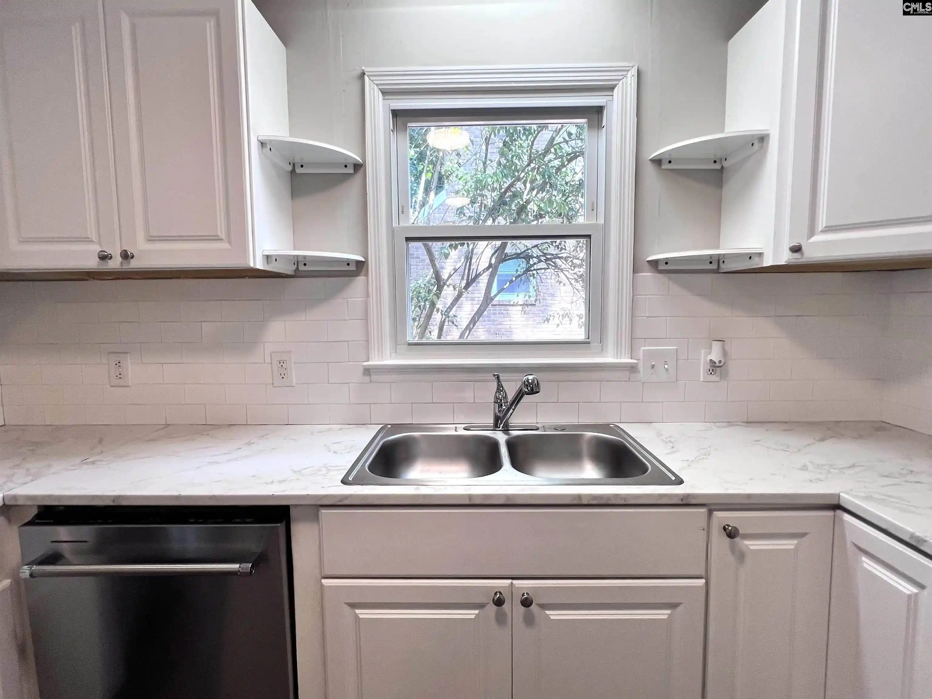 Photo 2 of Townhouse for sale at 14 Crescent, Columbia, SC 29212 | MLS# 642395 | Listing updated on 2026-09-04