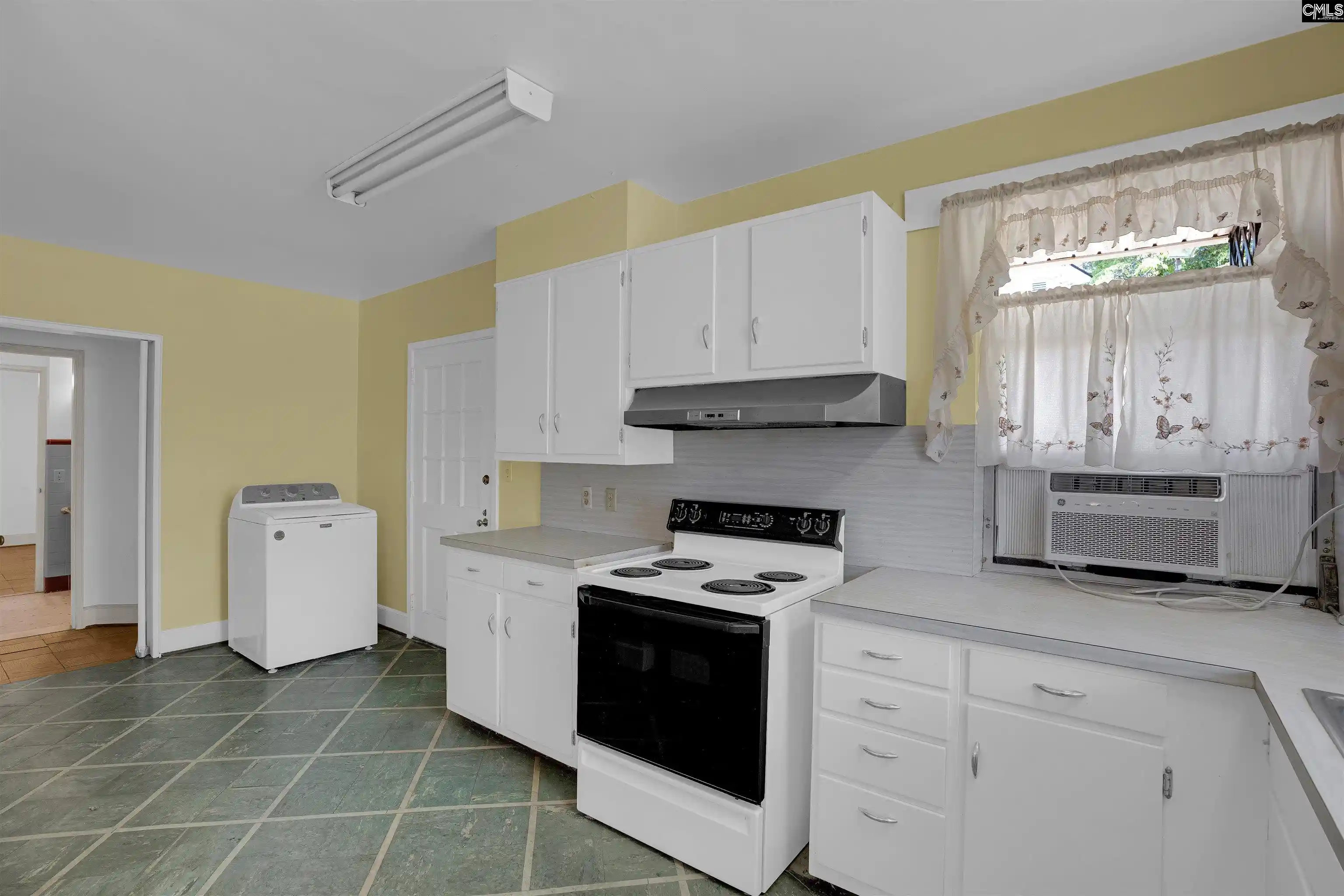 Photo 3 of Single family home for sale at 1709 York, Columbia, SC 29204 | MLS# 642442 | Listing updated on 2026-09-04