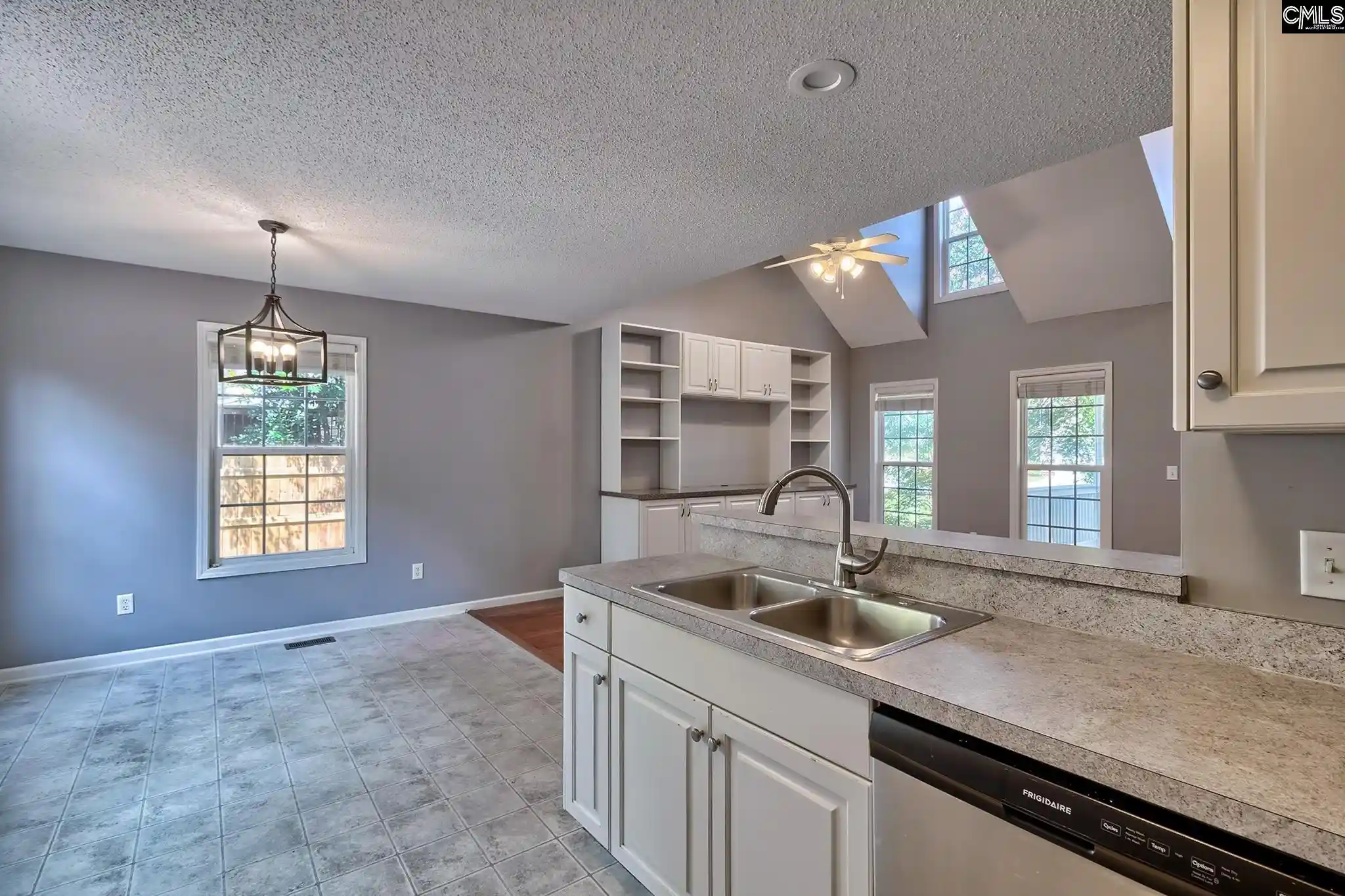 Photo 3 of Sale Pending at 110 Bradford Hl Dr, West Columbia, SC 29170 | MLS# 642473 | Listing updated on 2026-09-15