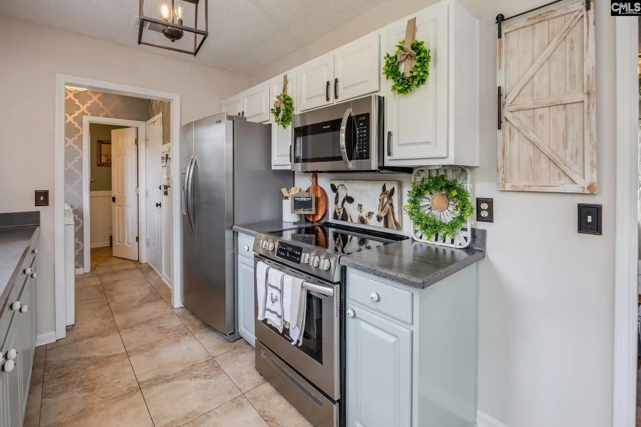 Photo 4 of Single family home for sale at 215 Village, Columbia, SC 29209 | MLS# 642516 | Listing updated on 2026-10-20