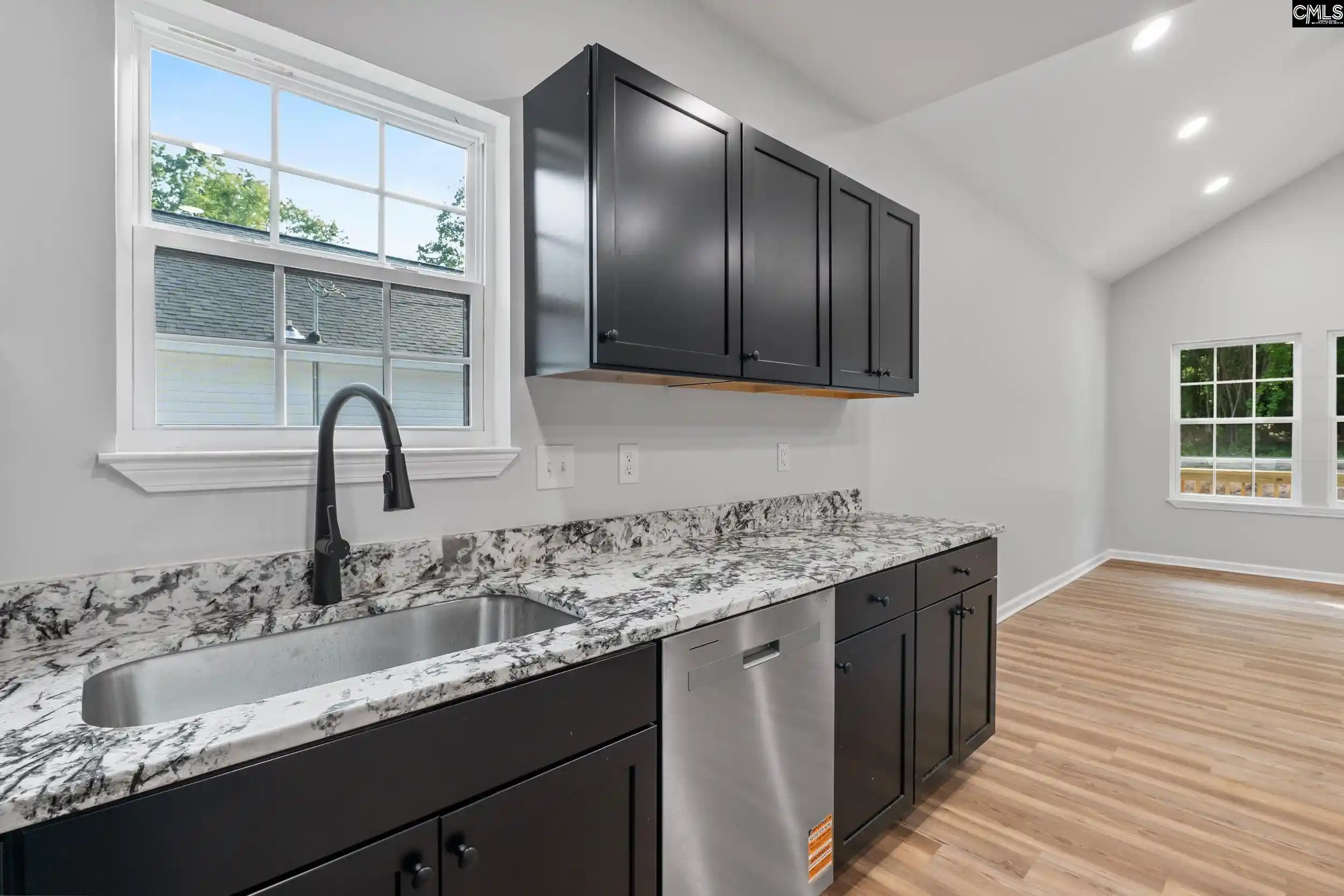 Photo 3 of Single family home for sale at 414 Lincolnshire, Columbia, SC 29203 | MLS# 642534 | Listing updated on 2026-09-16