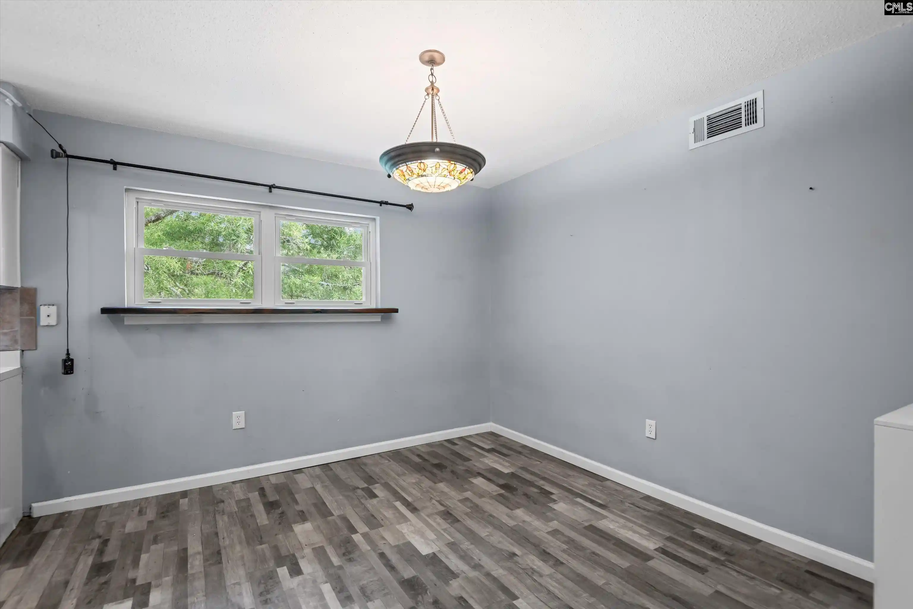 Listing Photo 2 - Condo for sale in building located at 601 Riverhill, Columbia, SC 29210 - Unit #E-3