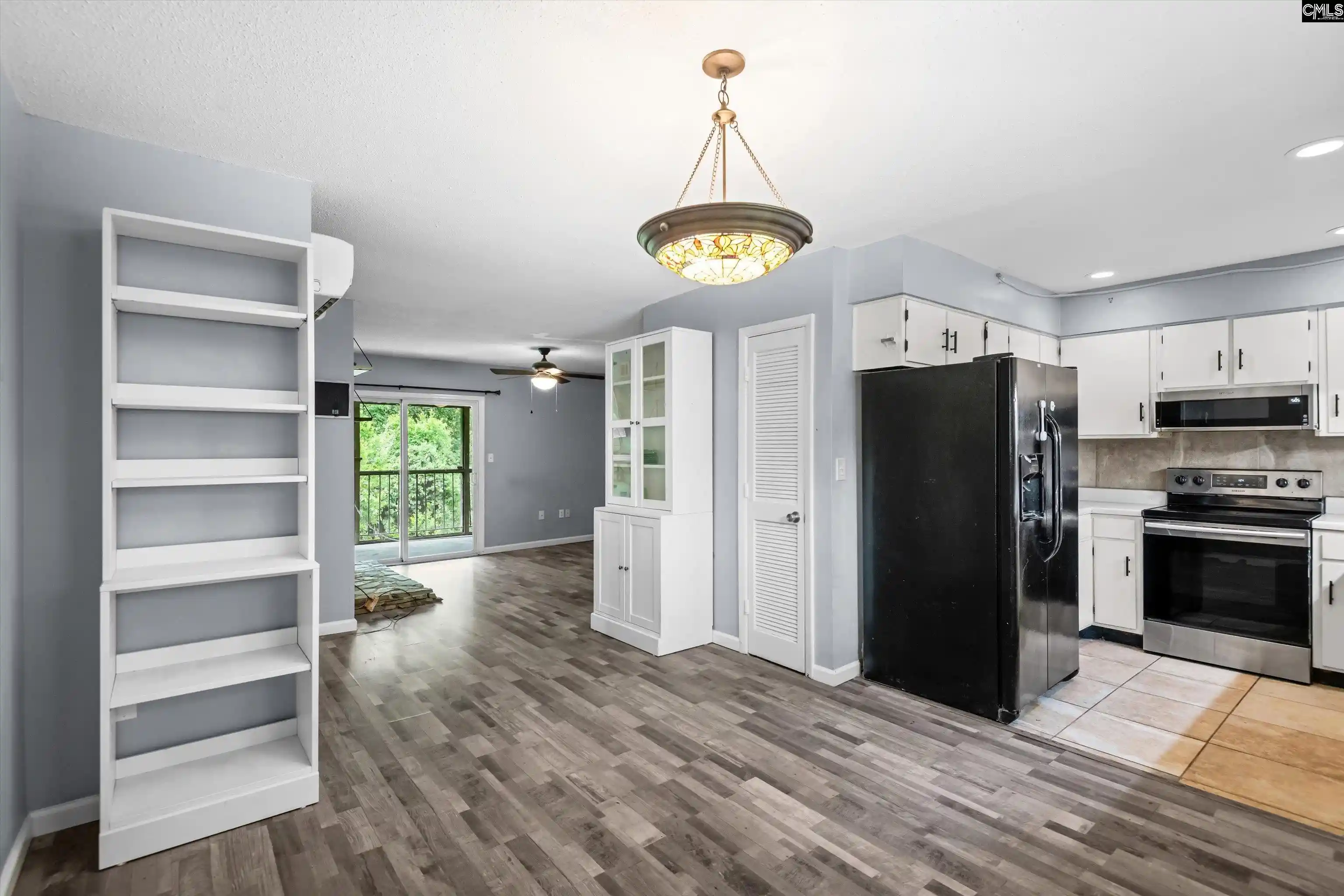 Listing Photo 3 - Condo for sale in building located at 601 Riverhill, Columbia, SC 29210 - Unit #E-3