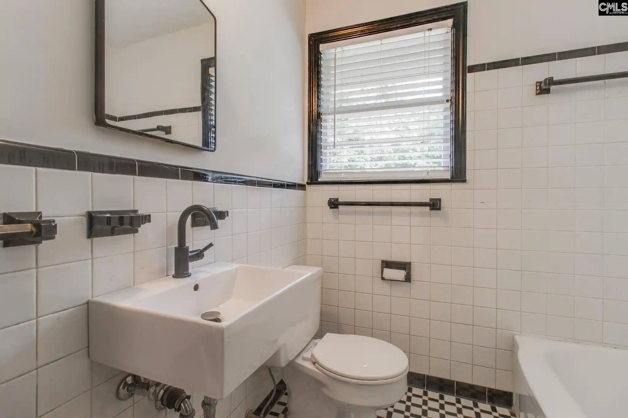 Photo 4 of Single family home for sale at 805 Johnson, Columbia, SC 29203 | MLS# 642775 | Listing updated on 2026-09-15