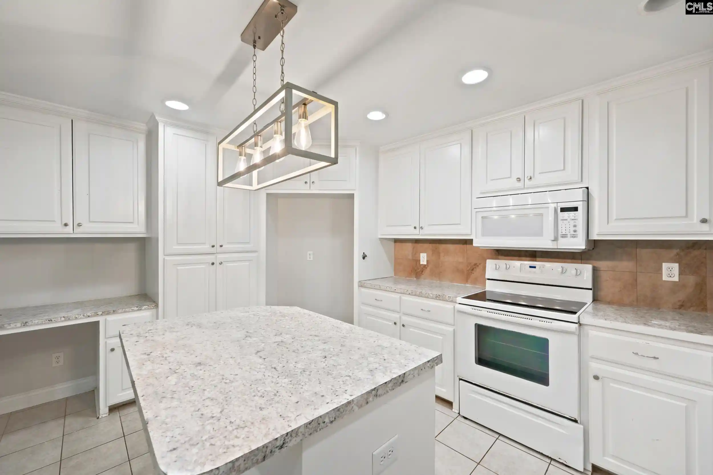 Photo 2 of Single family home for sale at 325 Pall Mall, Columbia, SC 29201 | MLS# 642853 | Listing updated on 2026-09-11
