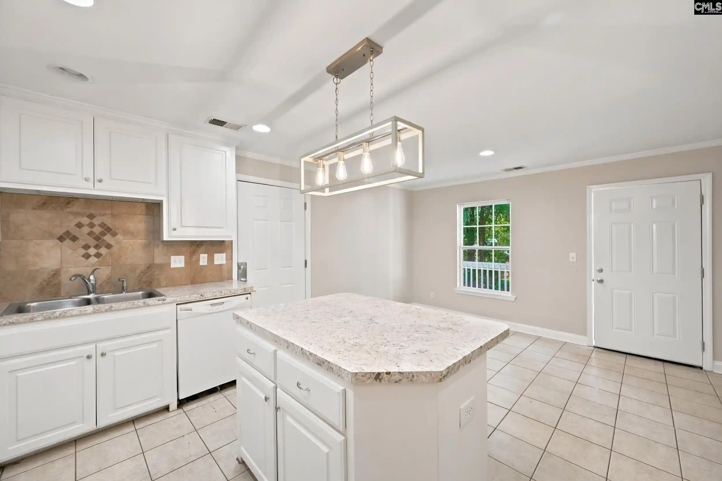 Photo 3 of Single family home for sale at 325 Pall Mall, Columbia, SC 29201 | MLS# 642853 | Listing updated on 2026-09-11