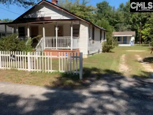 Photo 2 of Sale Pending at 1408 M, Cayce, SC 29033 | MLS# 642923 | Listing updated on 2026-09-23