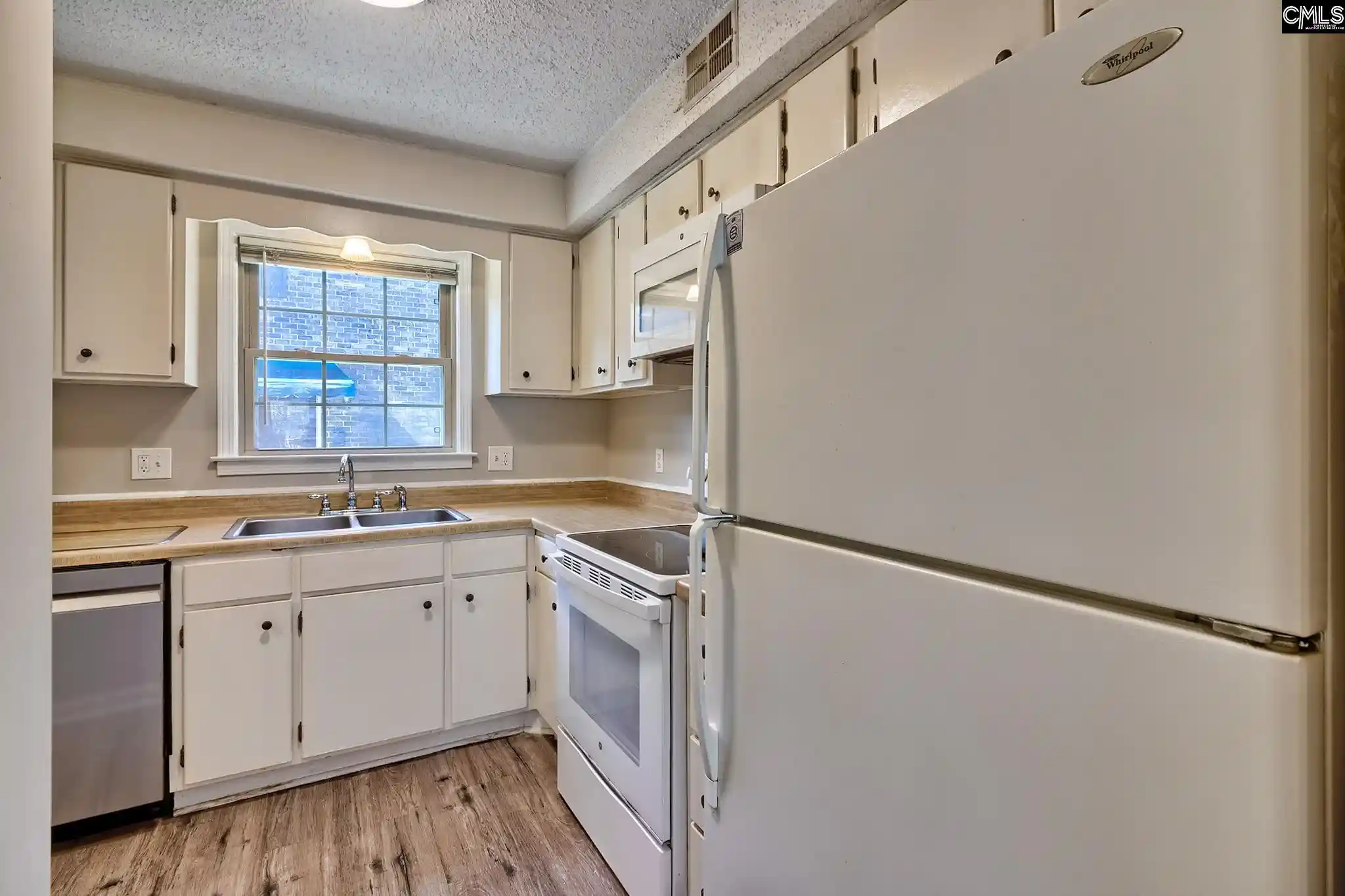 Photo 4 of Townhouse for sale at 3700 Bush River #H-4, Columbia, SC 29210 | MLS# 643040 | Listing updated on 2026-09-16