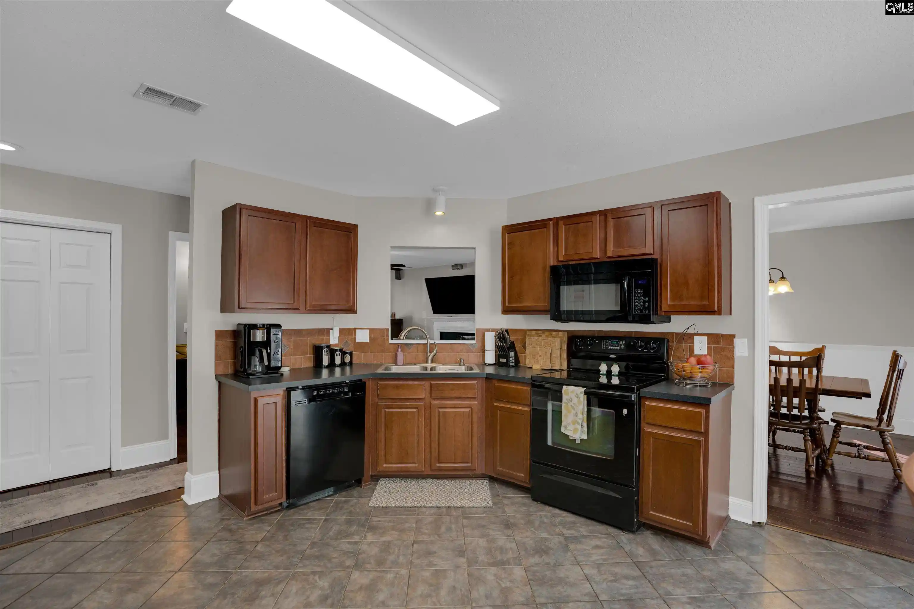 Photo 4 of Sale Pending at 221 Foxport, Chapin, SC 29036 | MLS# 643041 | Listing updated on 2026-09-28