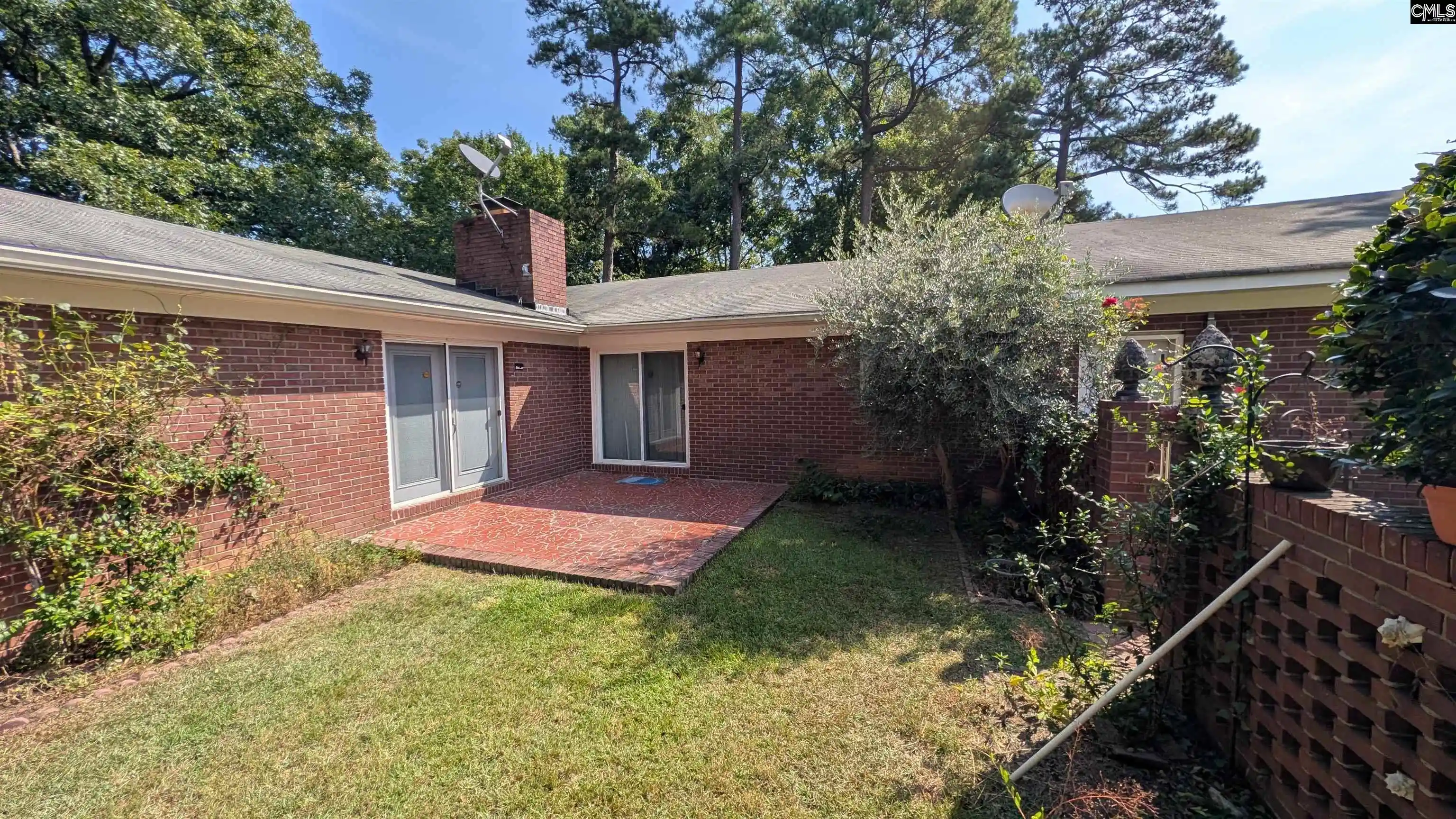 Photo 3 of Single family home for sale at 1800 Holly Hl, West Columbia, SC 29169 | MLS# 643066 | Listing updated on 2026-09-16