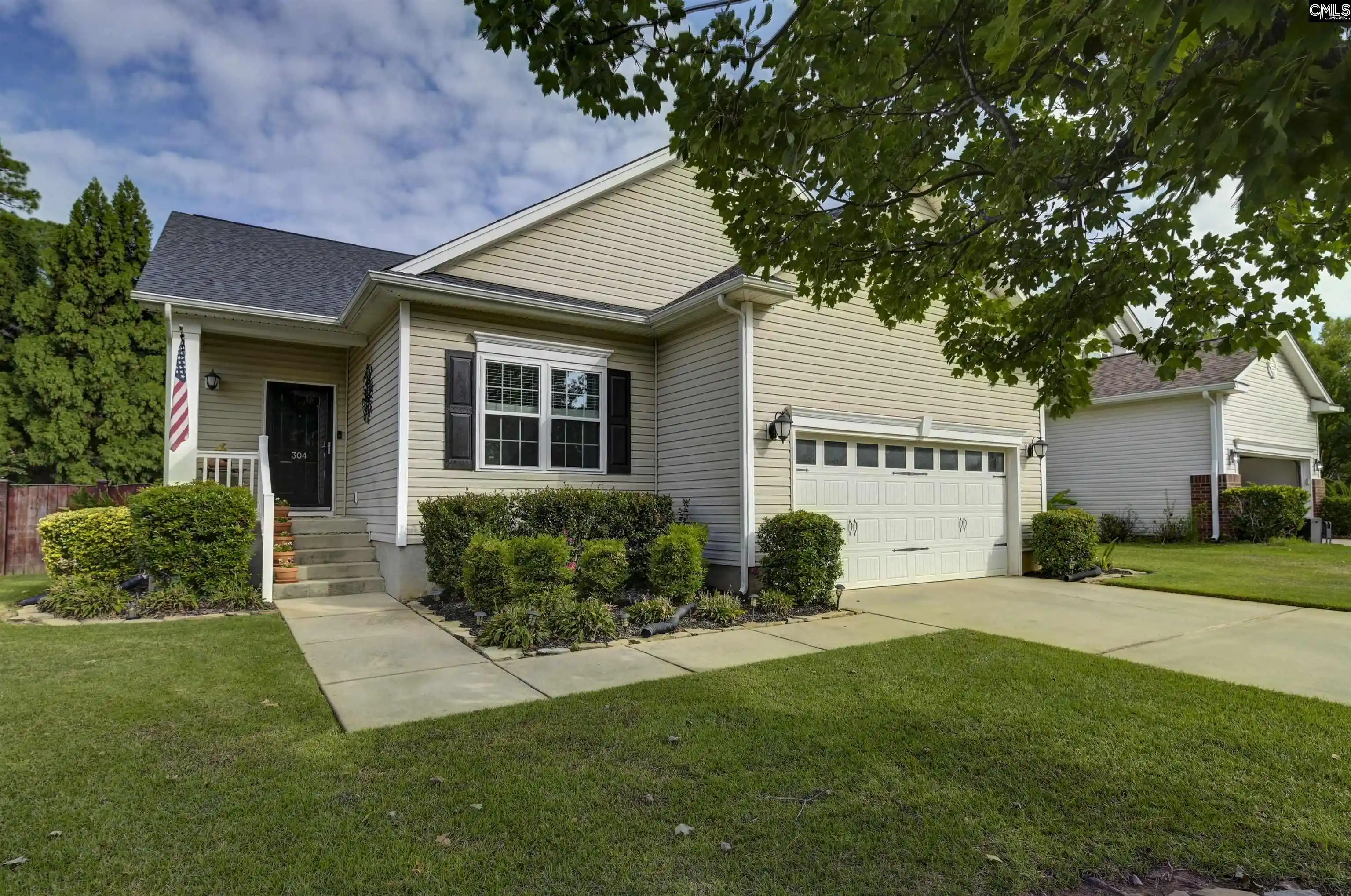 Photo 2 of Single family home for sale at 304 Plymouth Pass, Lexington, SC 29072 | MLS# 643272 | Listing updated on 2026-09-30
