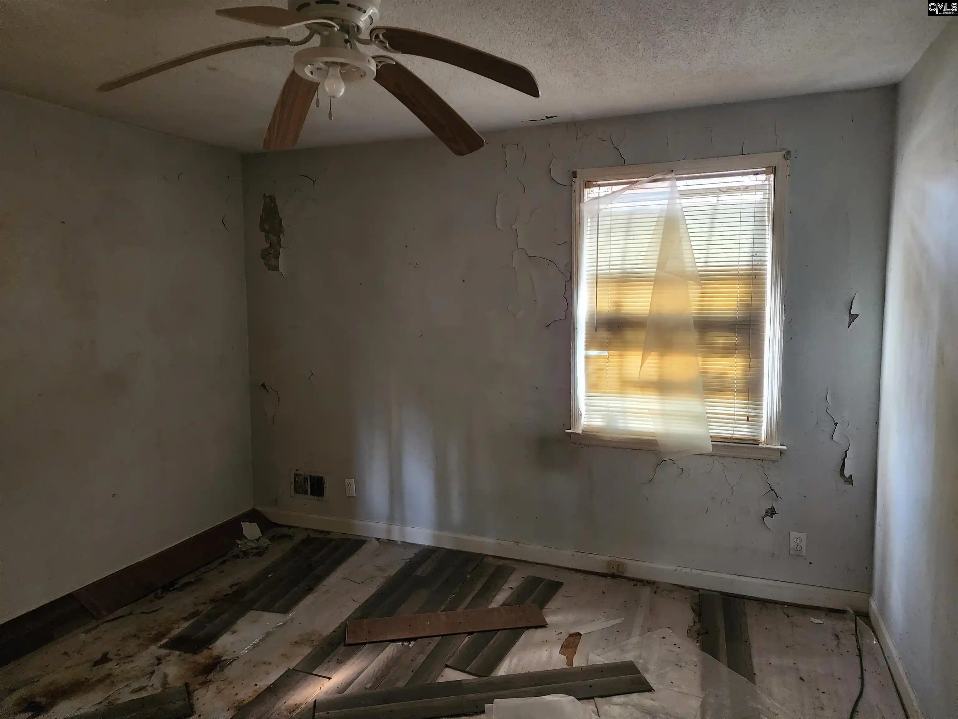 Photo 3 of Sale Pending at 1812 Saint Louis, Columbia, SC 29204 | MLS# 643486 | Listing updated on 2026-10-19