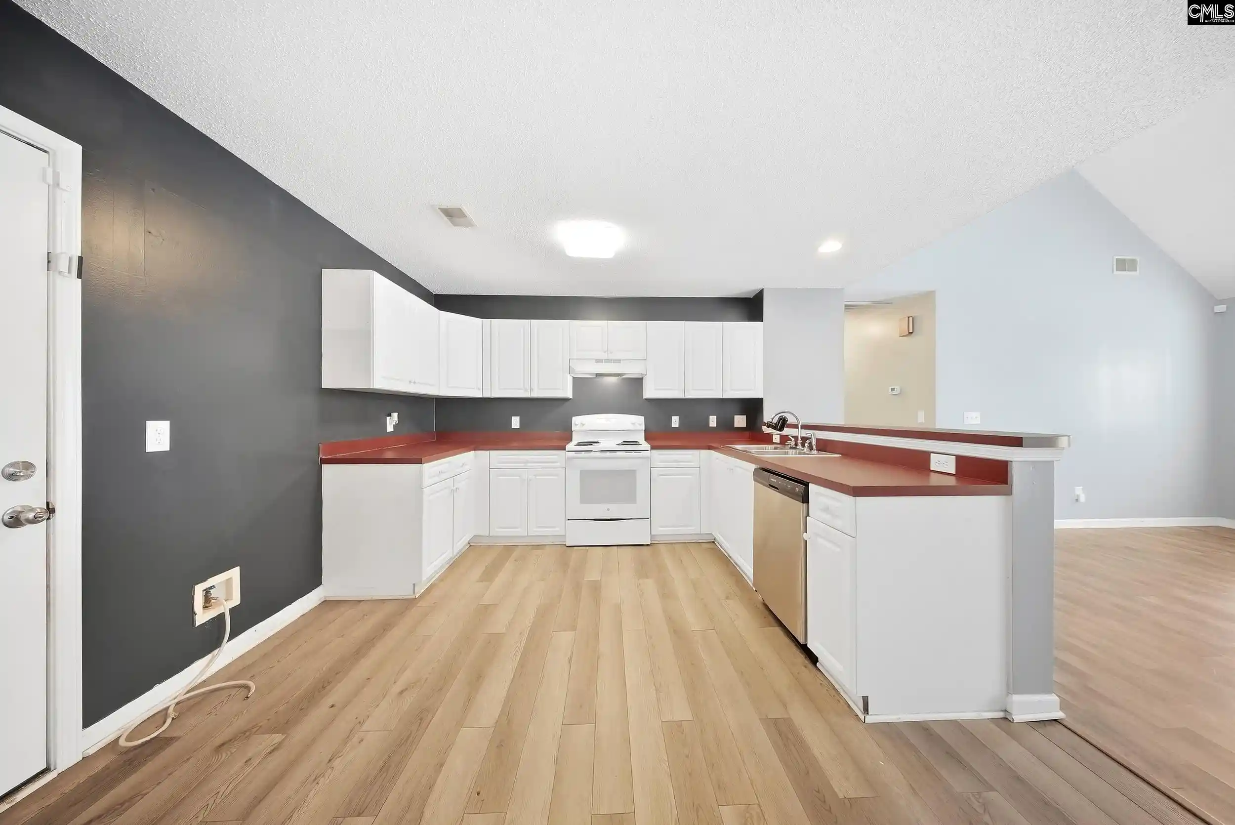 Photo 3 of Single family home for sale at 34 Kingsway, Irmo, SC 29063 | MLS# 643504 | Listing updated on 2026-10-07