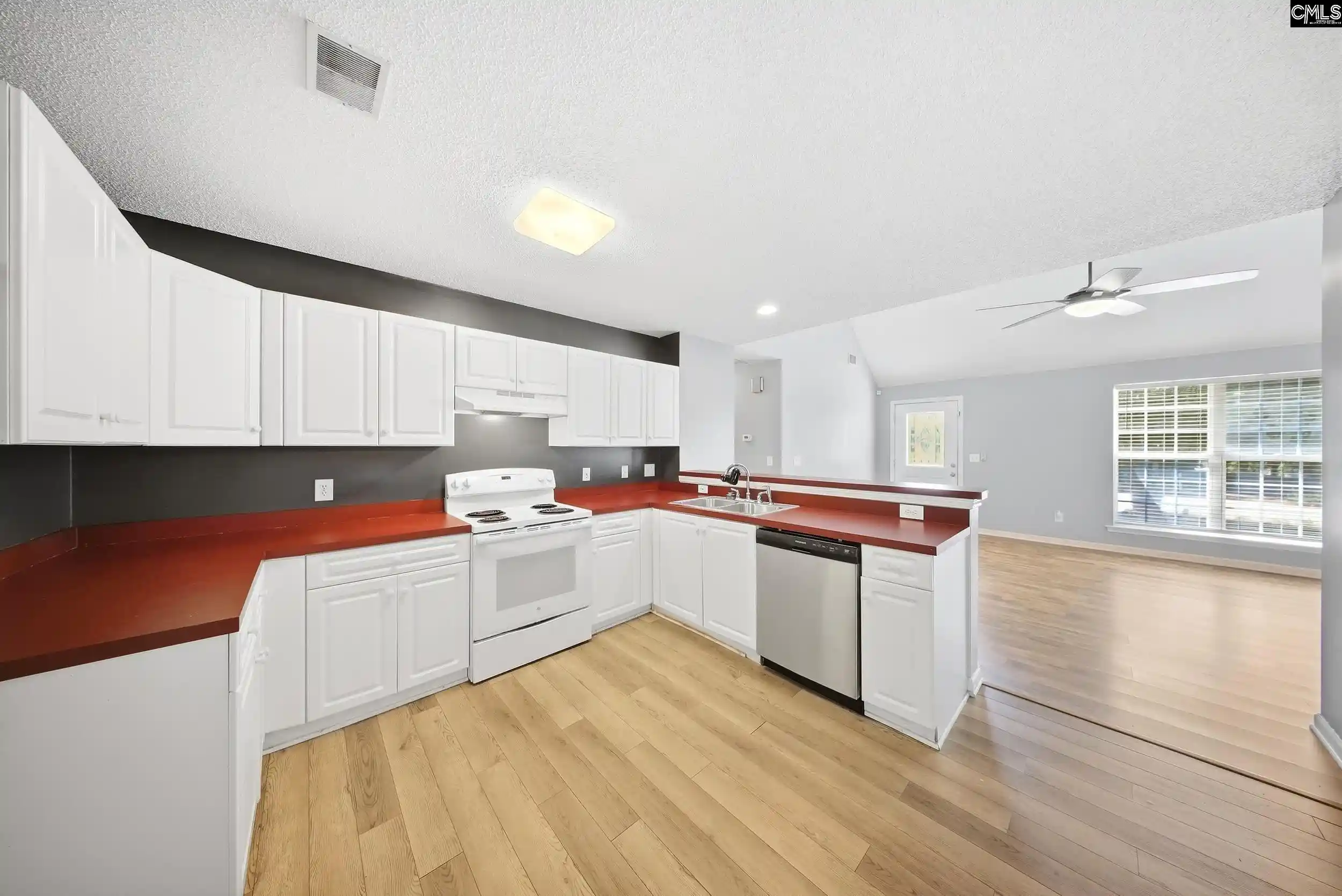 Photo 4 of Single family home for sale at 34 Kingsway, Irmo, SC 29063 | MLS# 643504 | Listing updated on 2026-10-07