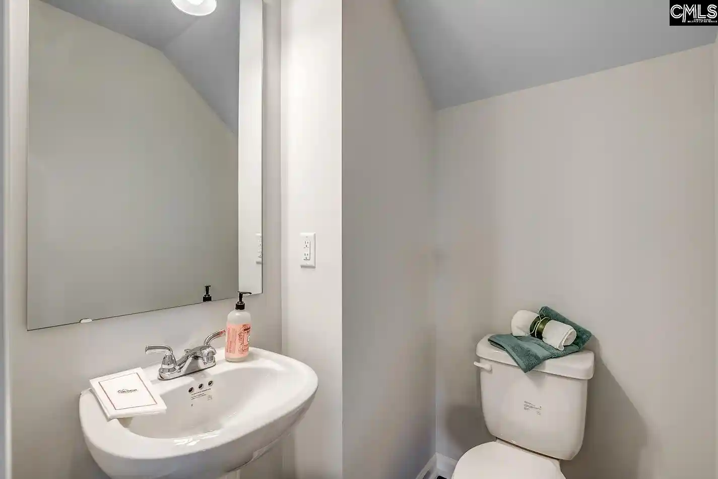 Photo 4 of Sale Pending at 208 Denington, Elgin, SC 29045 | MLS# 643598 | Listing updated on 2026-09-23