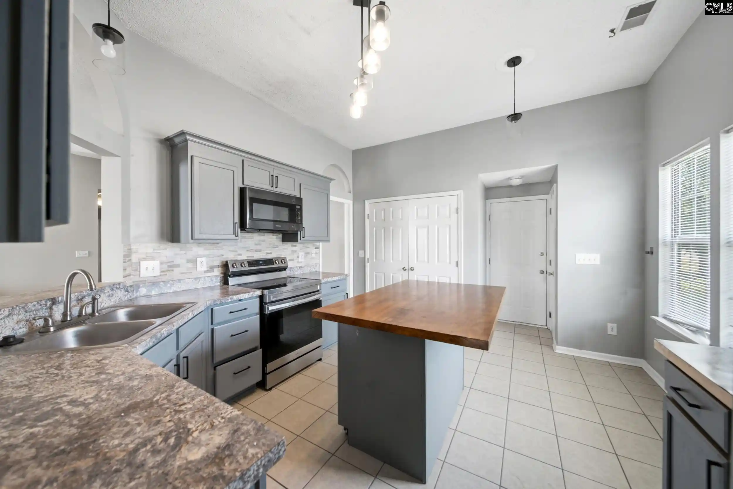 Photo 3 of Single family home for sale at 517 Timber Crst, Columbia, SC 29229 | MLS# 643612 | Listing updated on 2026-09-24