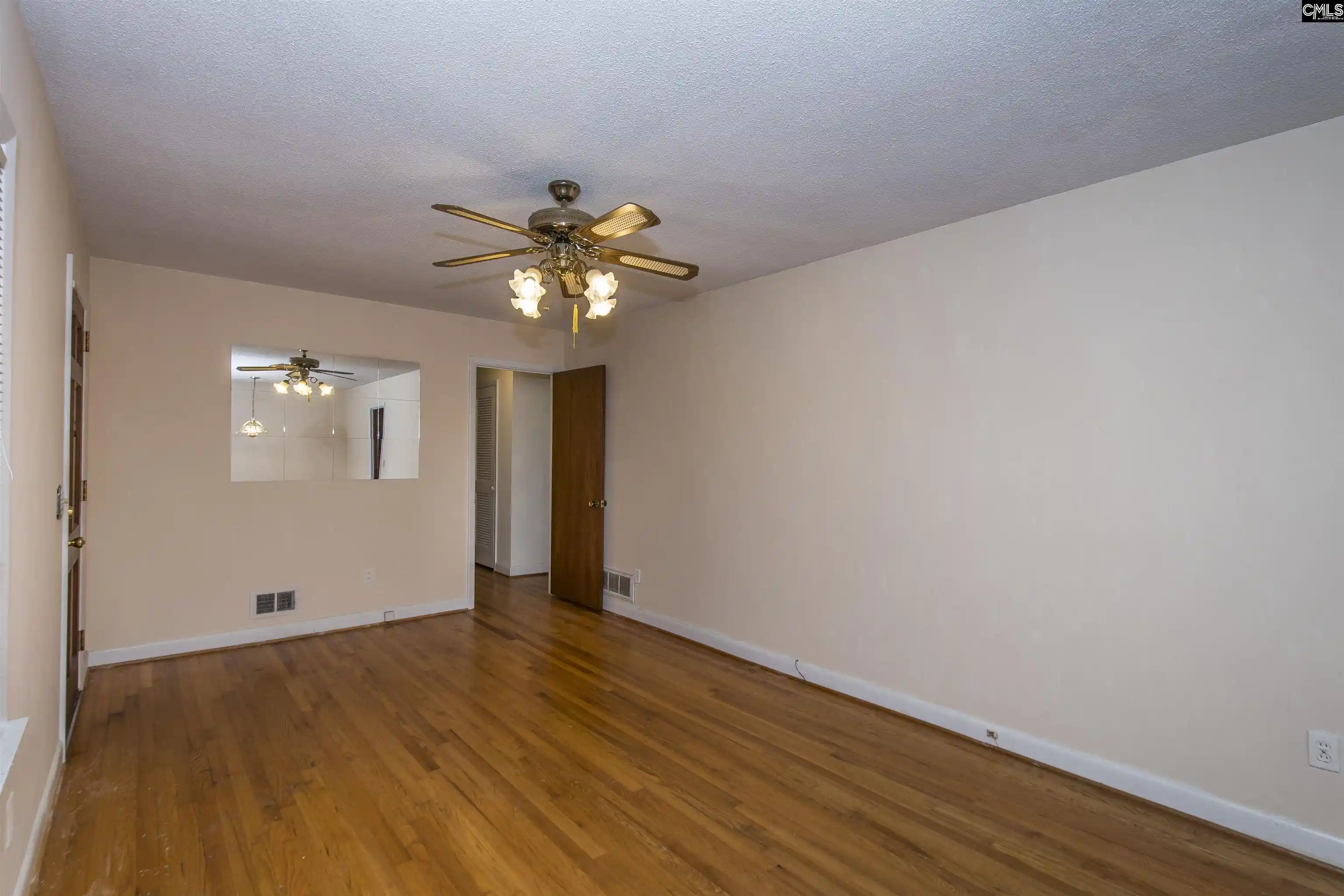 Photo 2 of Single family home for sale at 505 Grenadier, Columbia, SC 29210 | MLS# 643635 | Listing updated on 2026-09-28