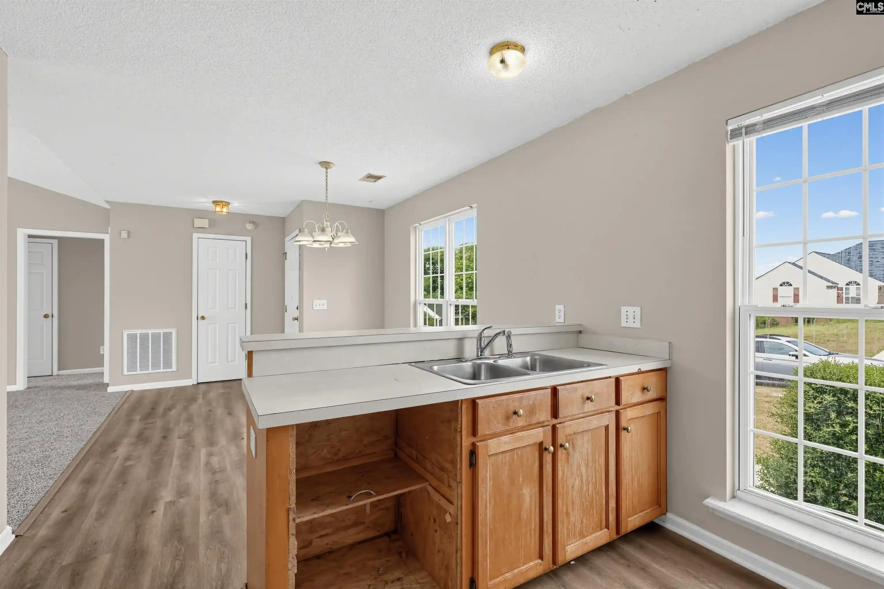 Photo 3 of Single family home for sale at 2 Kingstree, Columbia, SC 29203 | MLS# 643647 | Listing updated on 2026-10-20