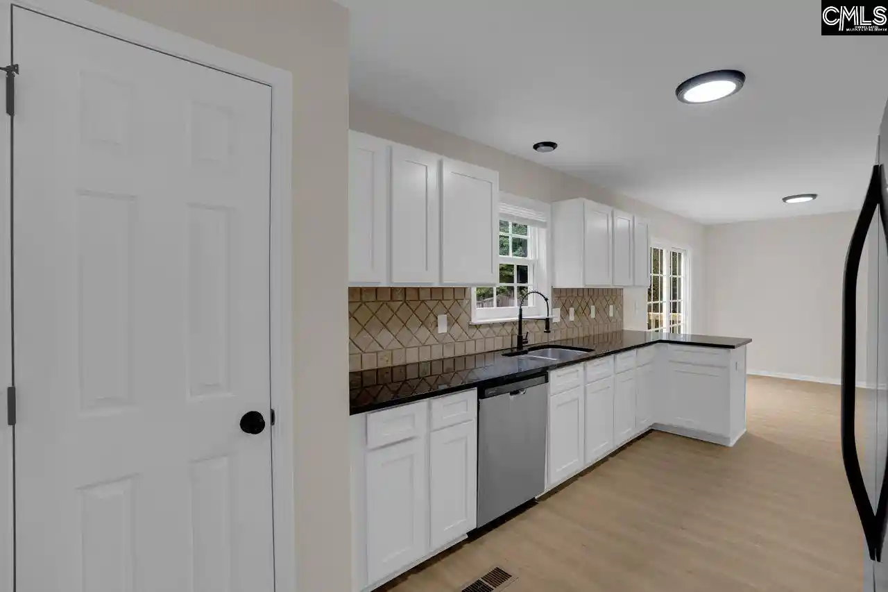 Photo 4 of Single family home for sale at 31 Pipestove, Irmo, SC 29063 | MLS# 643733 | Listing updated on 2026-10-07