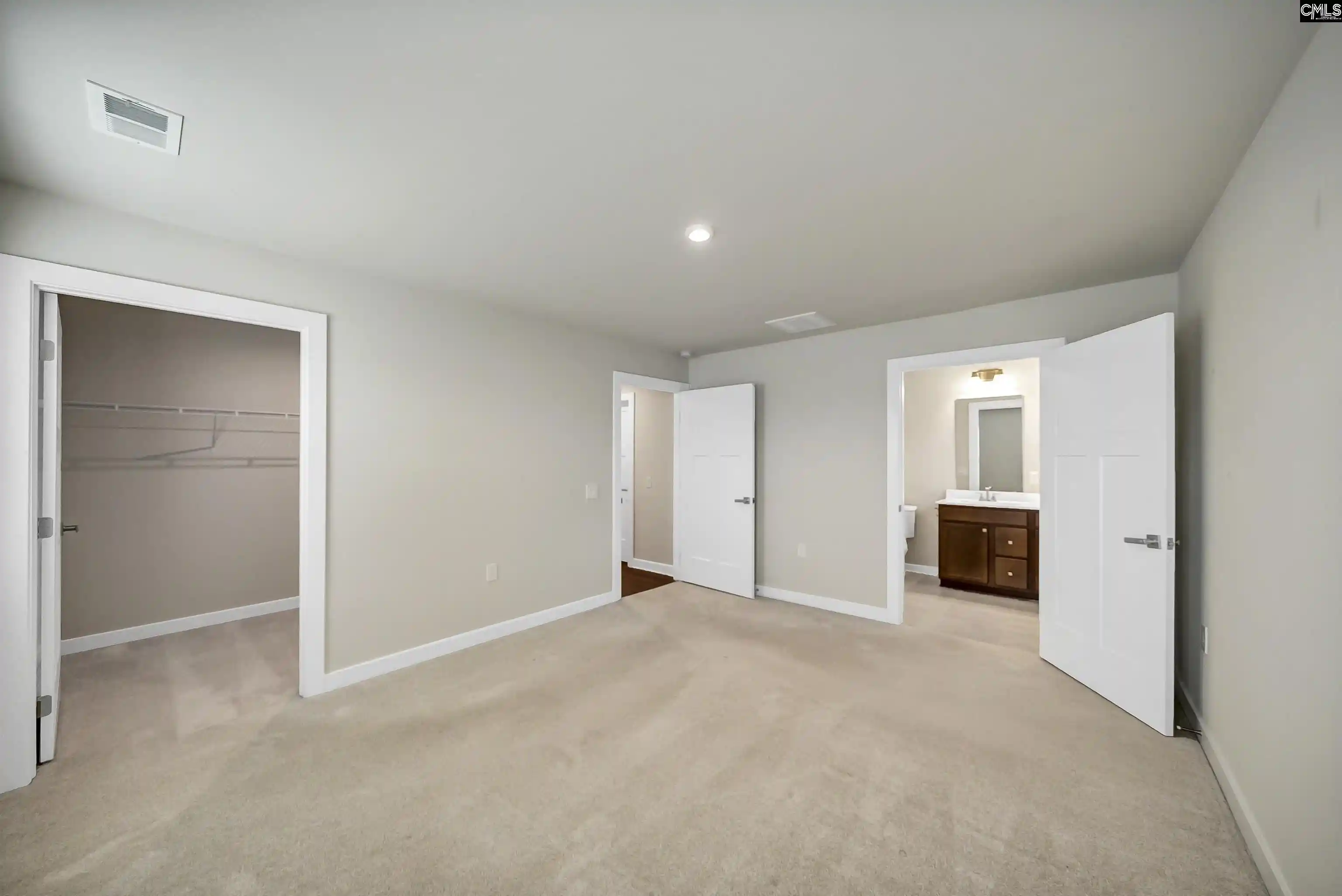 Photo 3 of Sale Pending at 2021 Orchard Oak, Columbia, SC 29209 | MLS# 643779 | Listing updated on 2026-10-17