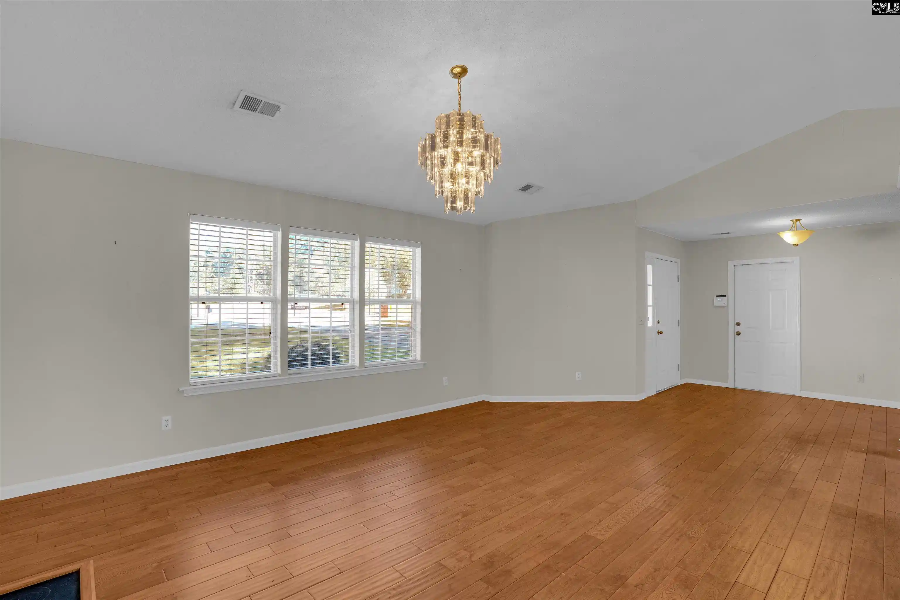 Photo 3 of Sale Pending at 145 Oxford Cmns, Columbia, SC 29209 | MLS# 643838 | Listing updated on 2026-10-13