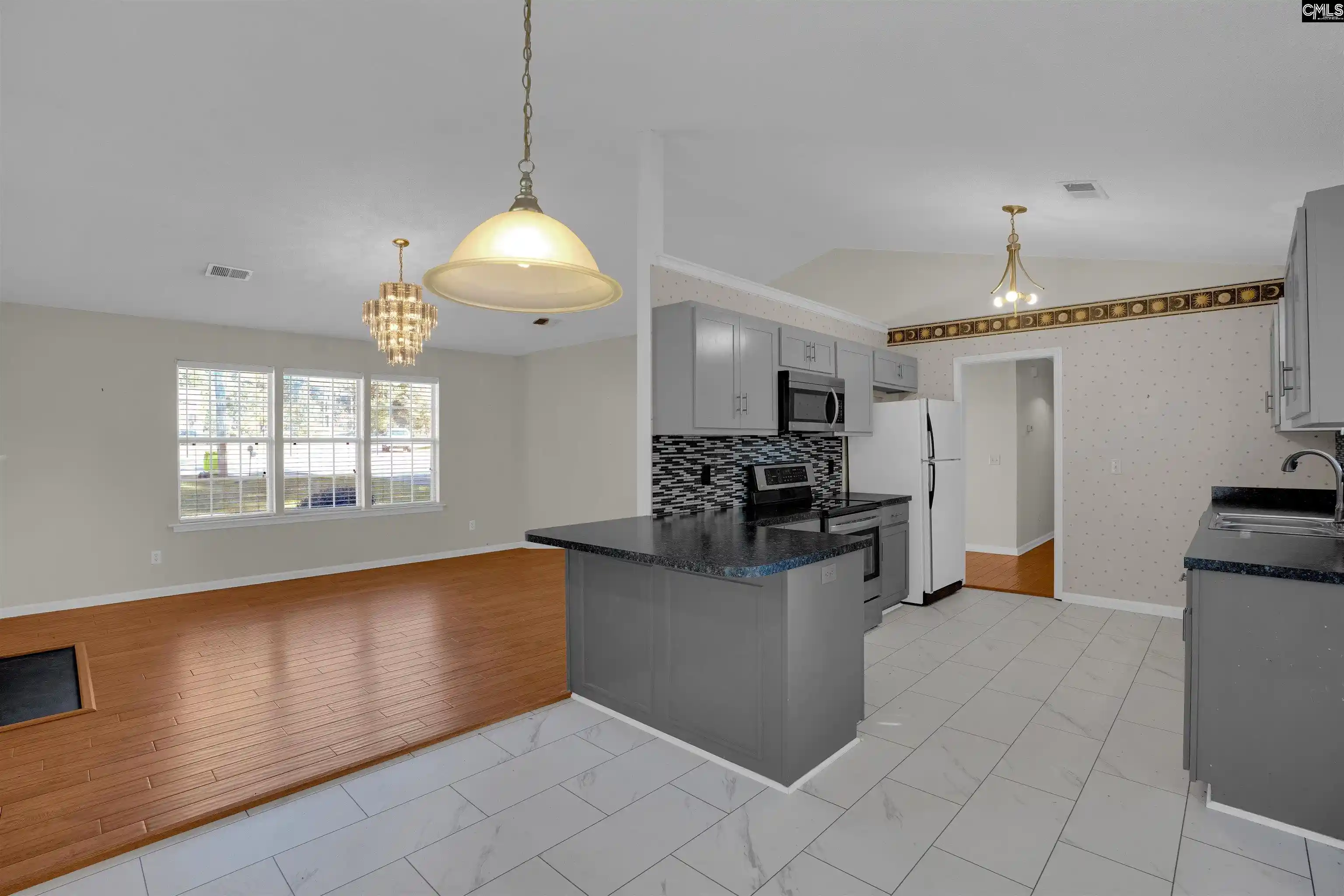 Photo 4 of Sale Pending at 145 Oxford Cmns, Columbia, SC 29209 | MLS# 643838 | Listing updated on 2026-10-13