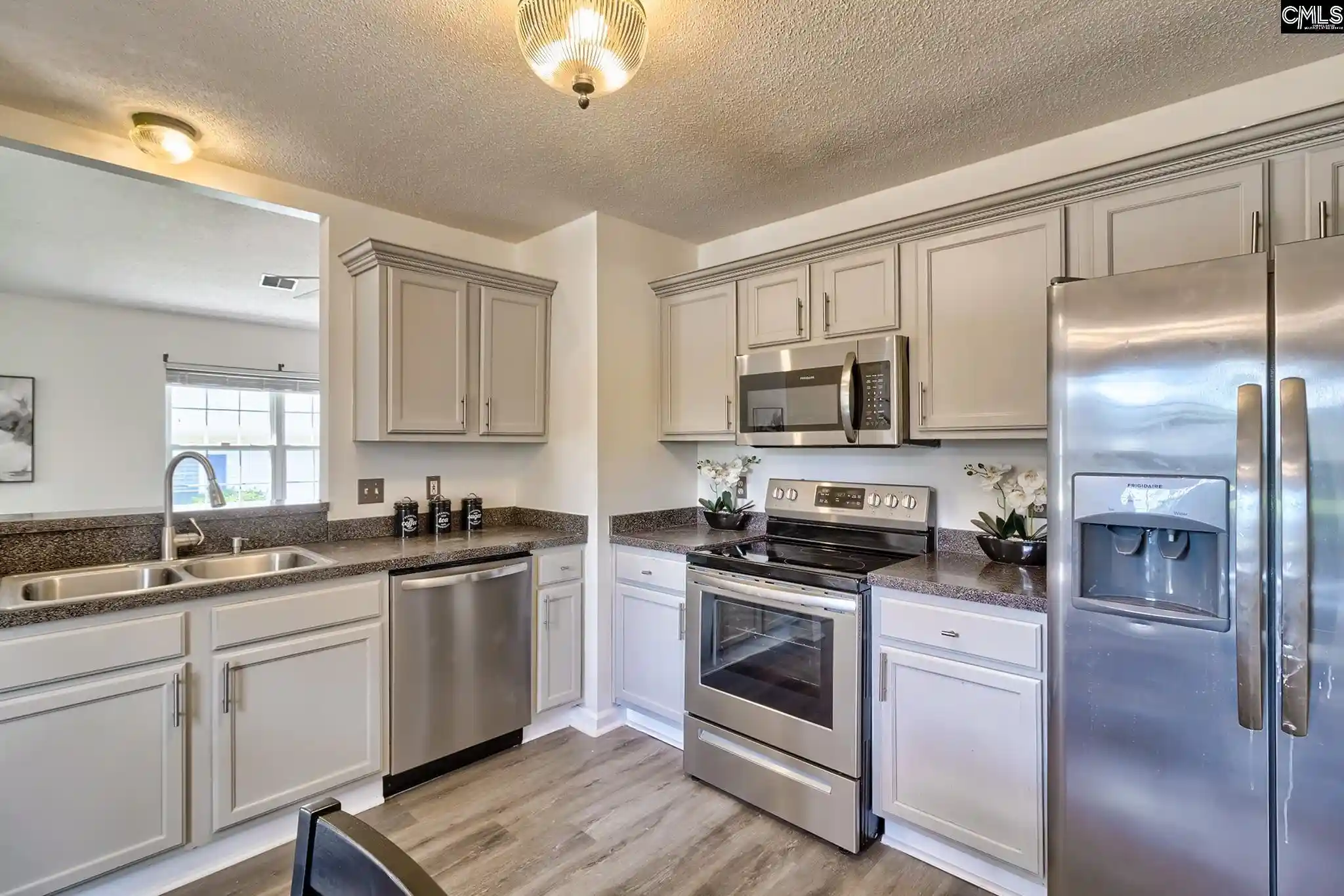 Photo 3 of Single family home for sale at 205 Twin Oaks, Columbia, SC 29209 | MLS# 643911 | Listing updated on 2026-09-28