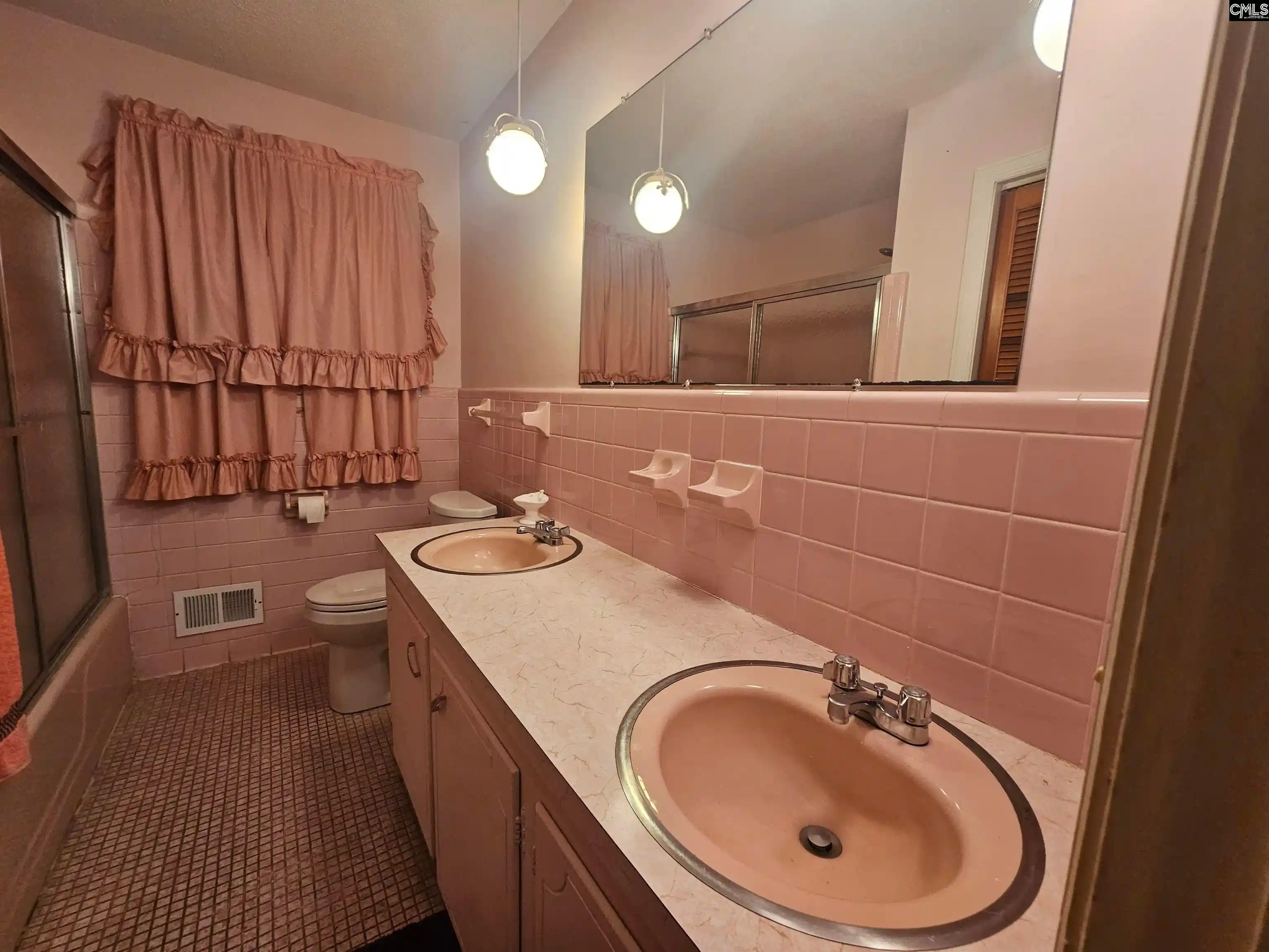 Photo 4 of Single family home for sale at 1 Broadmore, Columbia, SC 29203 | MLS# 643983 | Listing updated on 2026-09-30