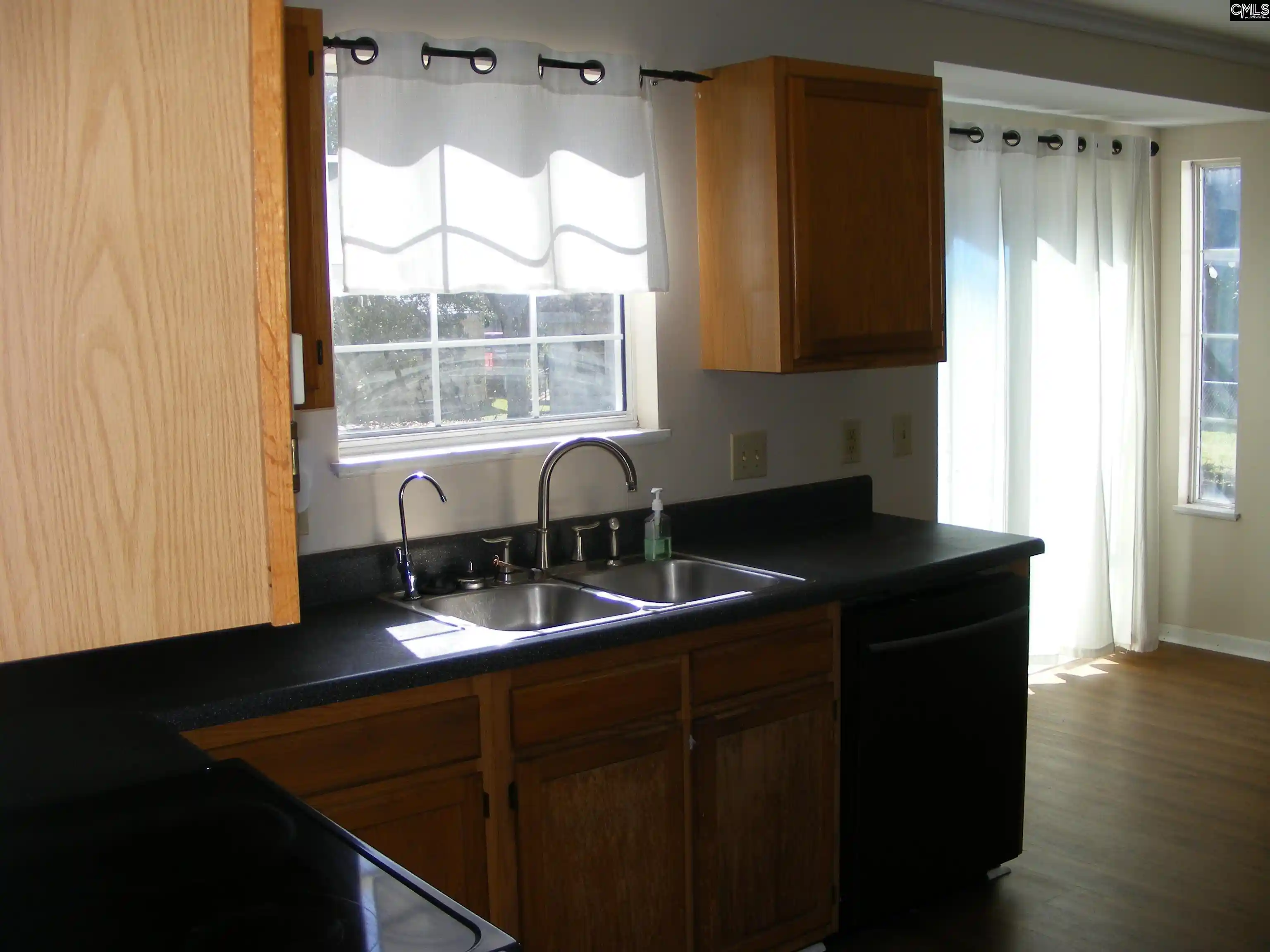 Photo 3 of Single family home for sale at 213 Fox Xing, West Columbia, SC 29170 | MLS# 644013 | Listing updated on 2026-10-20