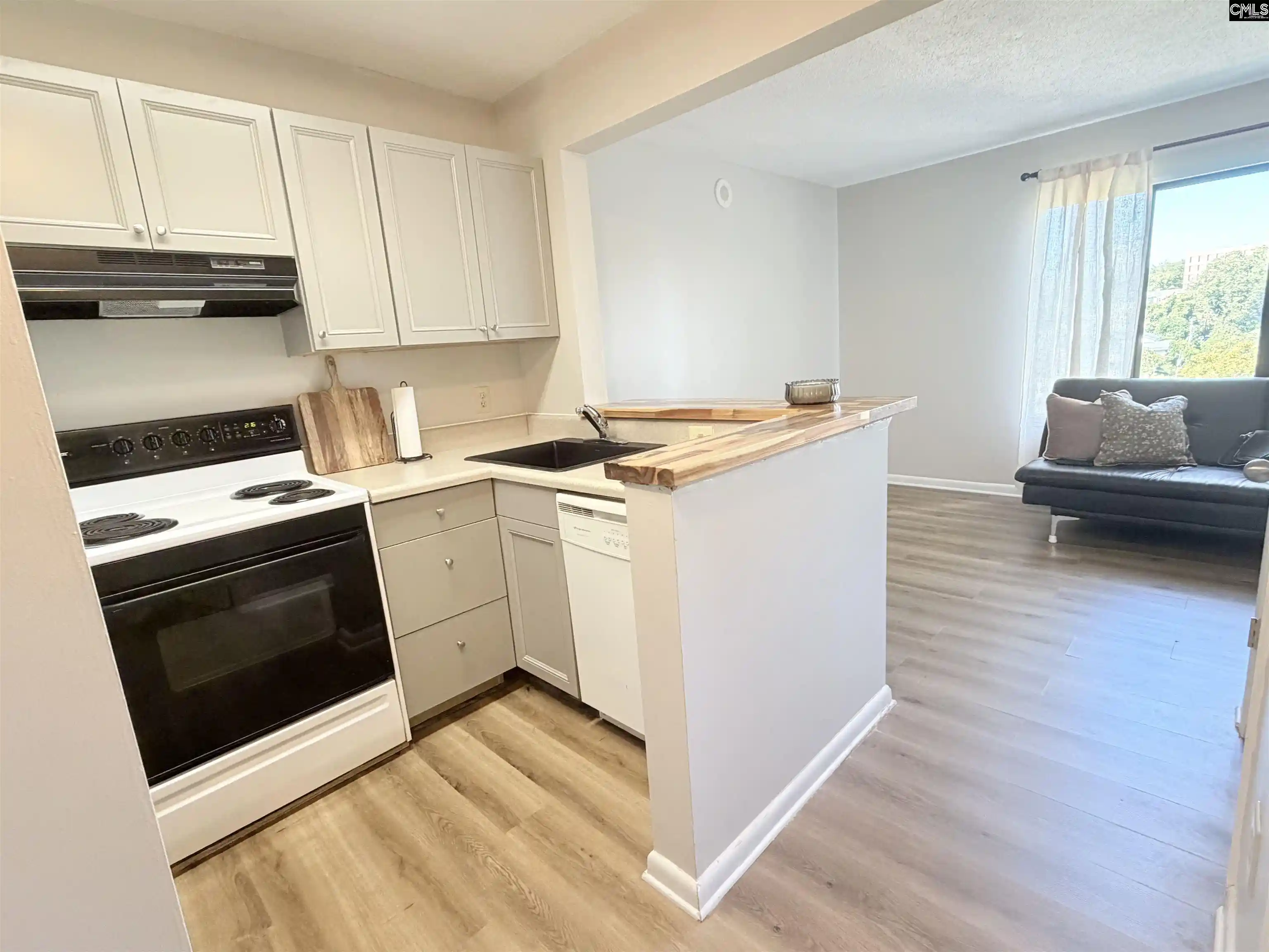 Photo 2 of Condo for sale at 1600 Park Cir #912, Columbia, SC 29201 | MLS# 644273 | Listing updated on 2026-10-03