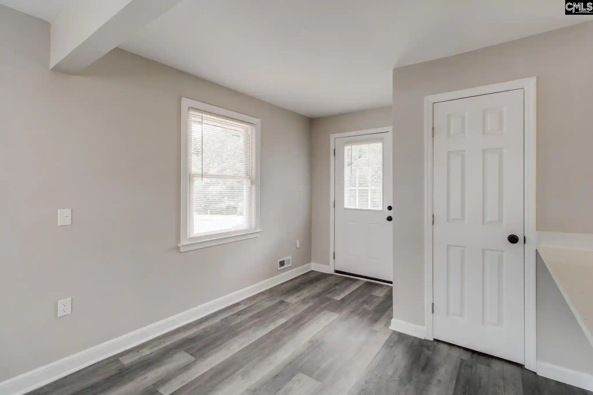 Photo 3 of Single family home for sale at 925 Airport, Columbia, SC 29205 | MLS# 644457 | Listing updated on 2026-10-08