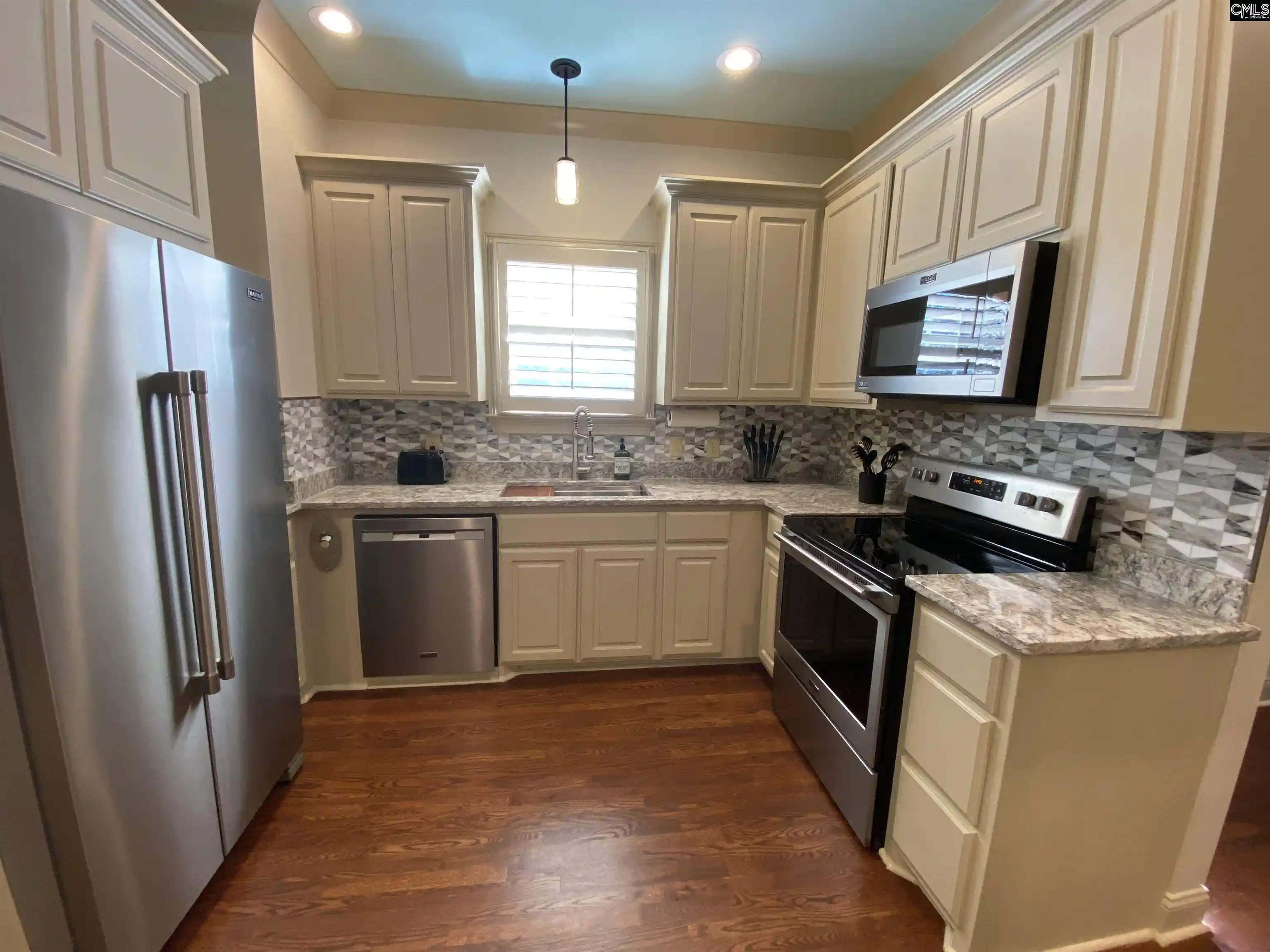 Photo 3 of Sale Pending at 816 Oak, Columbia, SC 29205 | MLS# 644466 | Listing updated on 2026-10-16