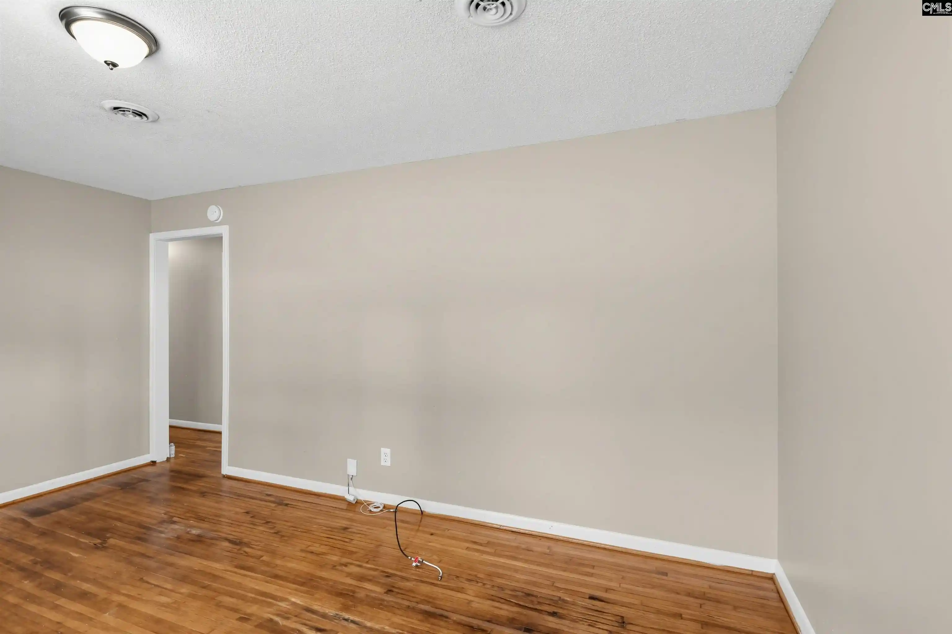 Photo 2 of Single family home for sale at 525 Scarsdale, Columbia, SC 29203 | MLS# 644520 | Listing updated on 2026-10-20