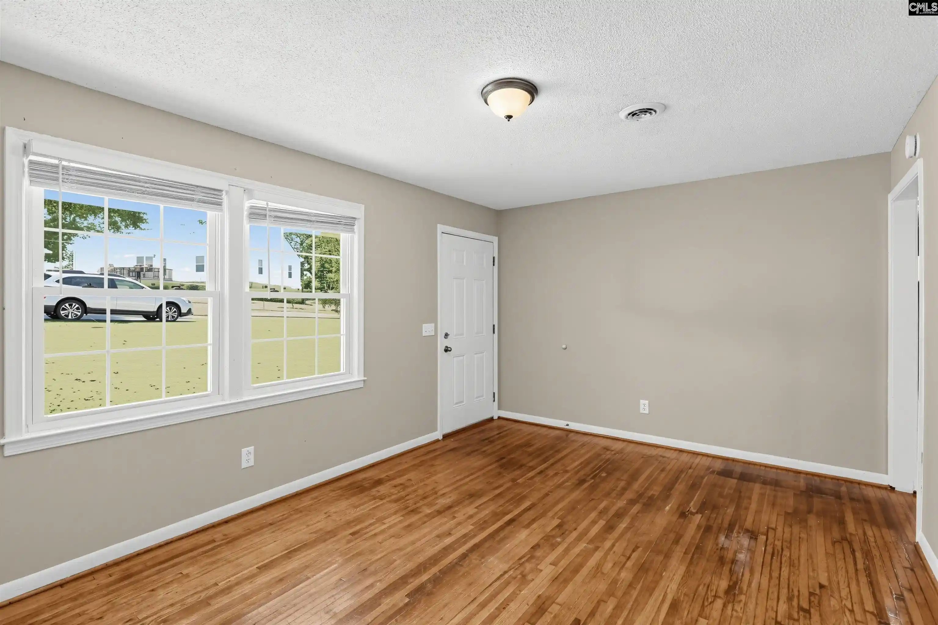 Photo 3 of Single family home for sale at 525 Scarsdale, Columbia, SC 29203 | MLS# 644520 | Listing updated on 2026-10-20