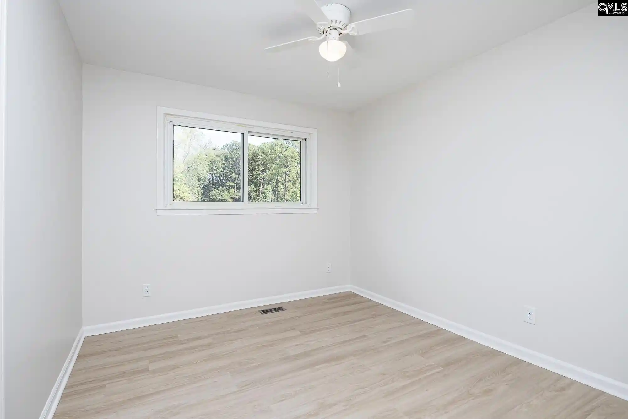 Photo 4 of Single family home for sale at 2529 Windsor, Cayce, SC 29033 | MLS# 644572 | Listing updated on 2026-10-08