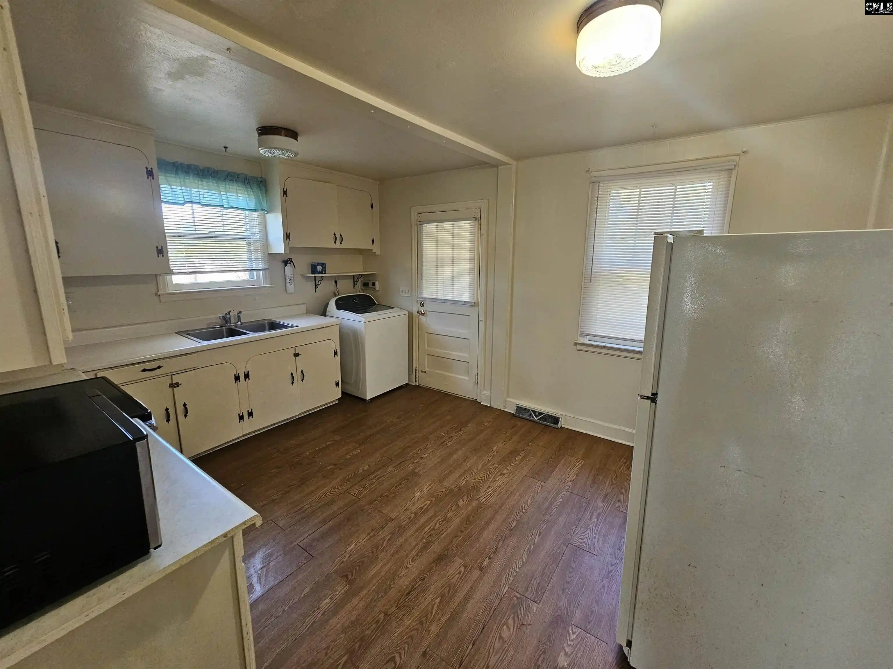 Photo 2 of Sale Pending at 7122 Austin, Columbia, SC 29209 | MLS# 644584 | Listing updated on 2026-10-13