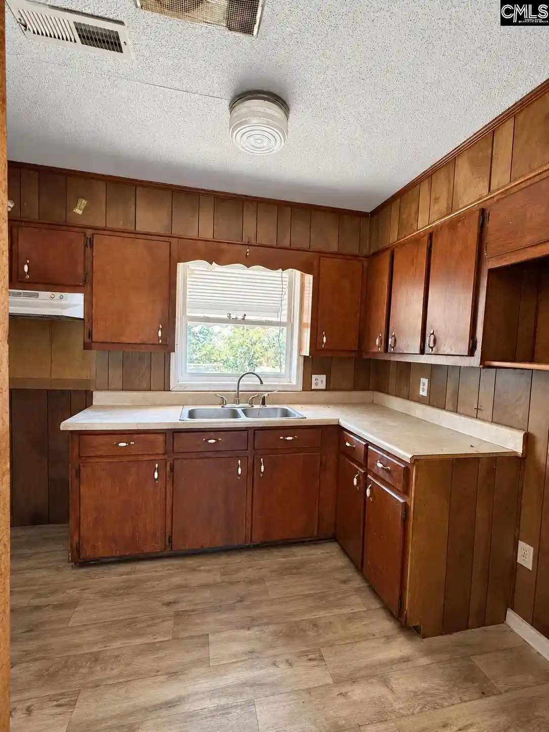Photo 3 of Single family home for sale at 6588 Old State Rd, Saint Matthews, SC 29135 | MLS# 644888 | Listing updated on 2026-10-13