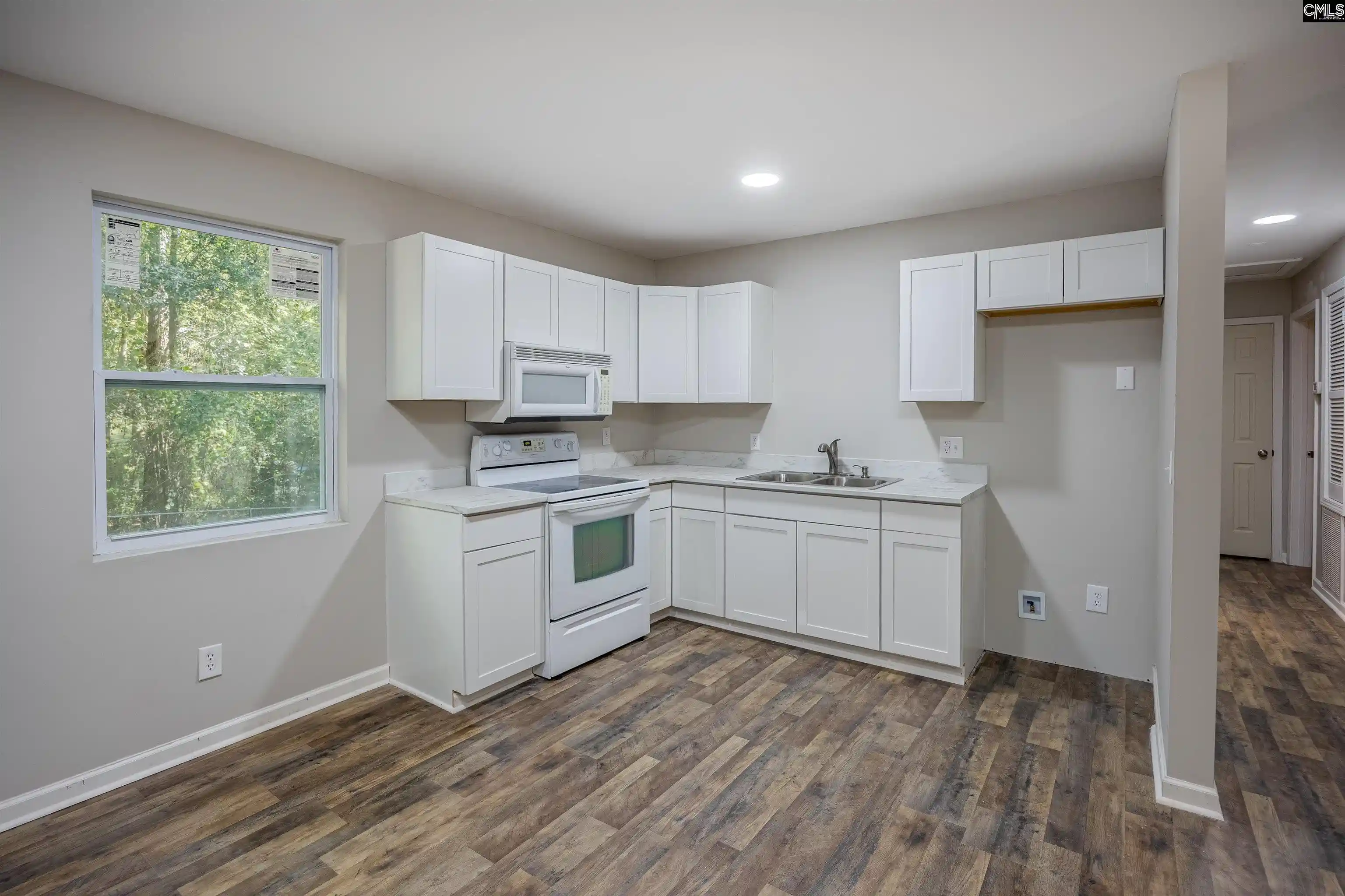 Photo 4 of Single family home for sale at 916 Swan, Columbia, SC 29203 | MLS# 645032 | Listing updated on 2026-10-15