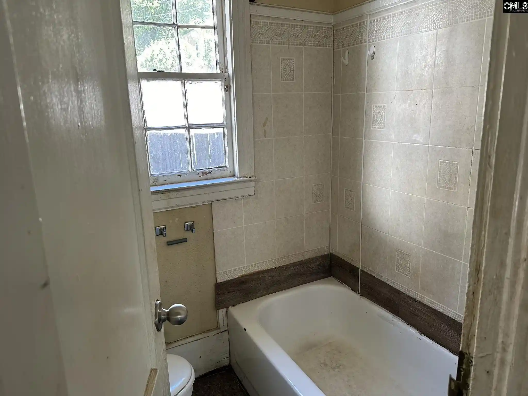 Photo 2 of House for sale at 3900 Abingdon, Columbia, SC 29203 | MLS# 645429 | Listing updated on 2026-10-26