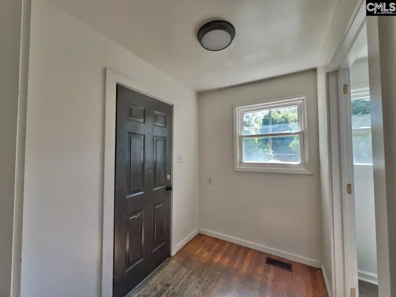 Photo 4 of Sale Pending at 1203 Whitney, Columbia, SC 29201 | MLS# 645900 | Listing updated on 2026-10-30
